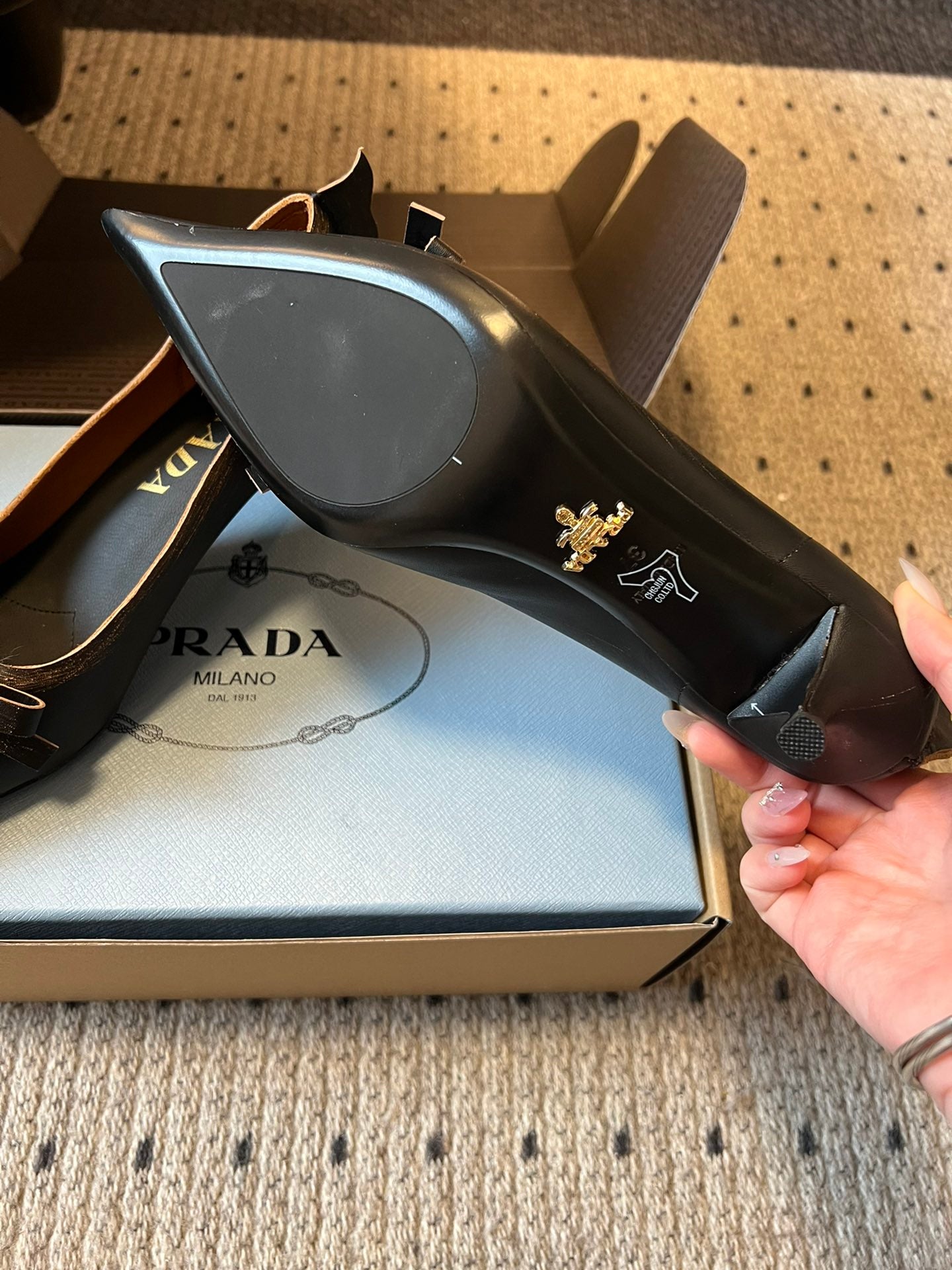 Prada Antiqued Pumps 55mm Black Tan Calfskin 606399