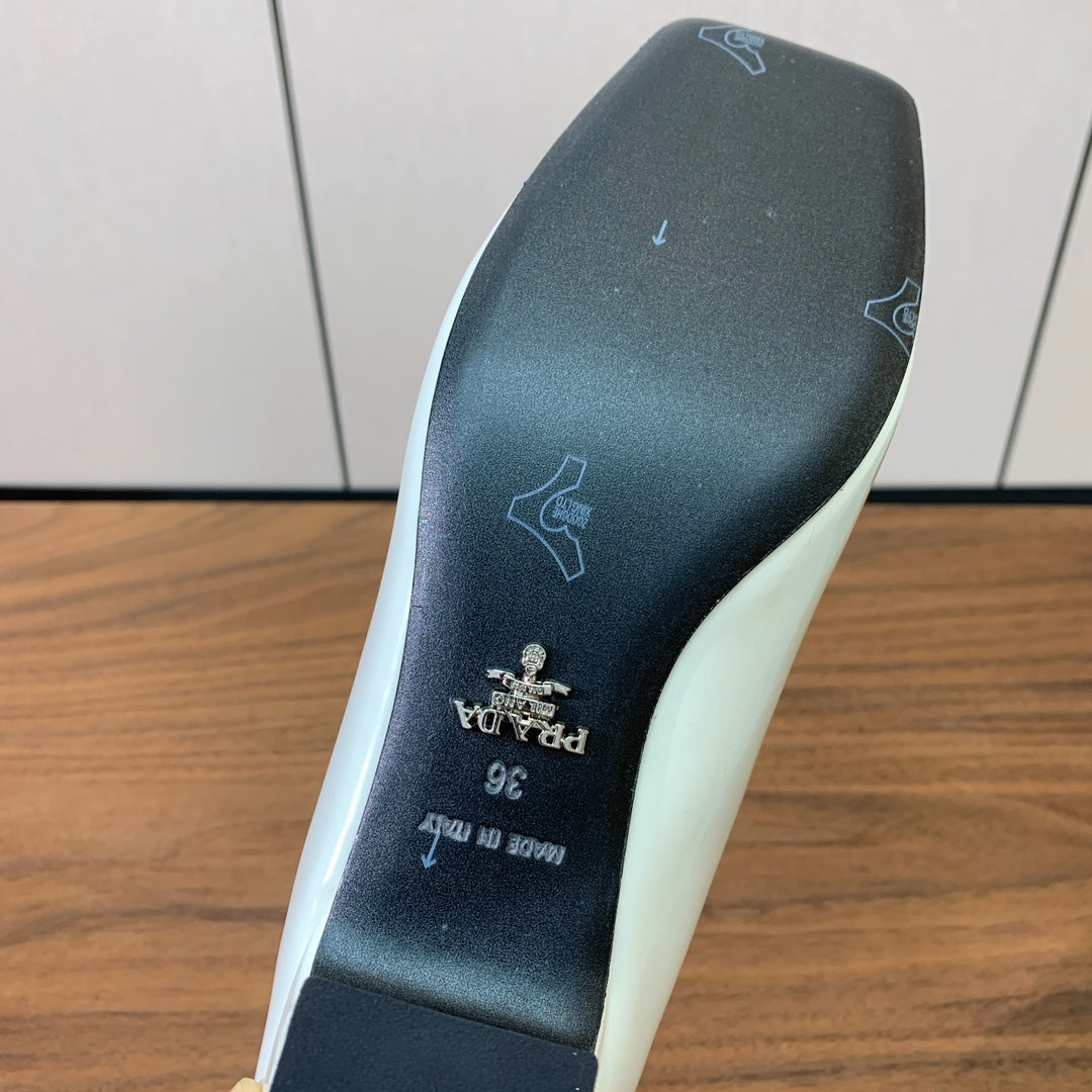 Prada Mary Jane 4.5cm White Glossy Leather 896182
