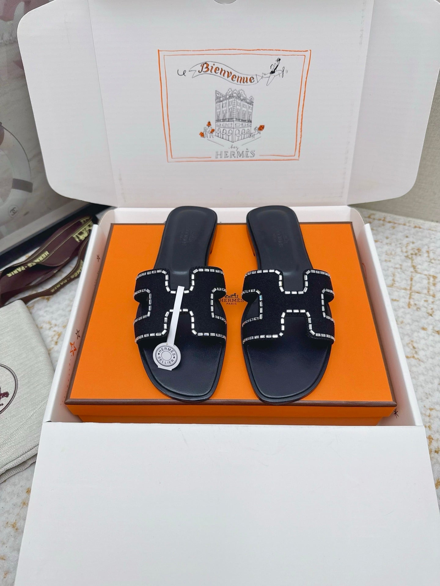 HM 26ss Oran Sandals Black Suede Sheepskin 625238