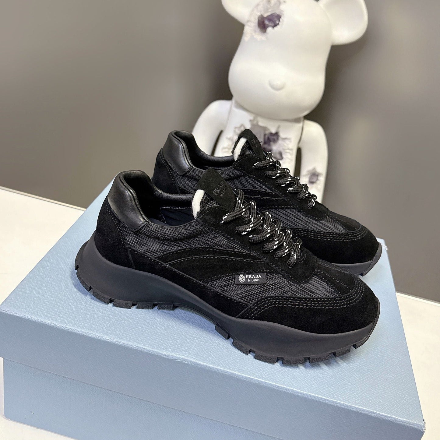 Prad 26ss Milano Logo Label Sneakers Black Mesh Suede 951932