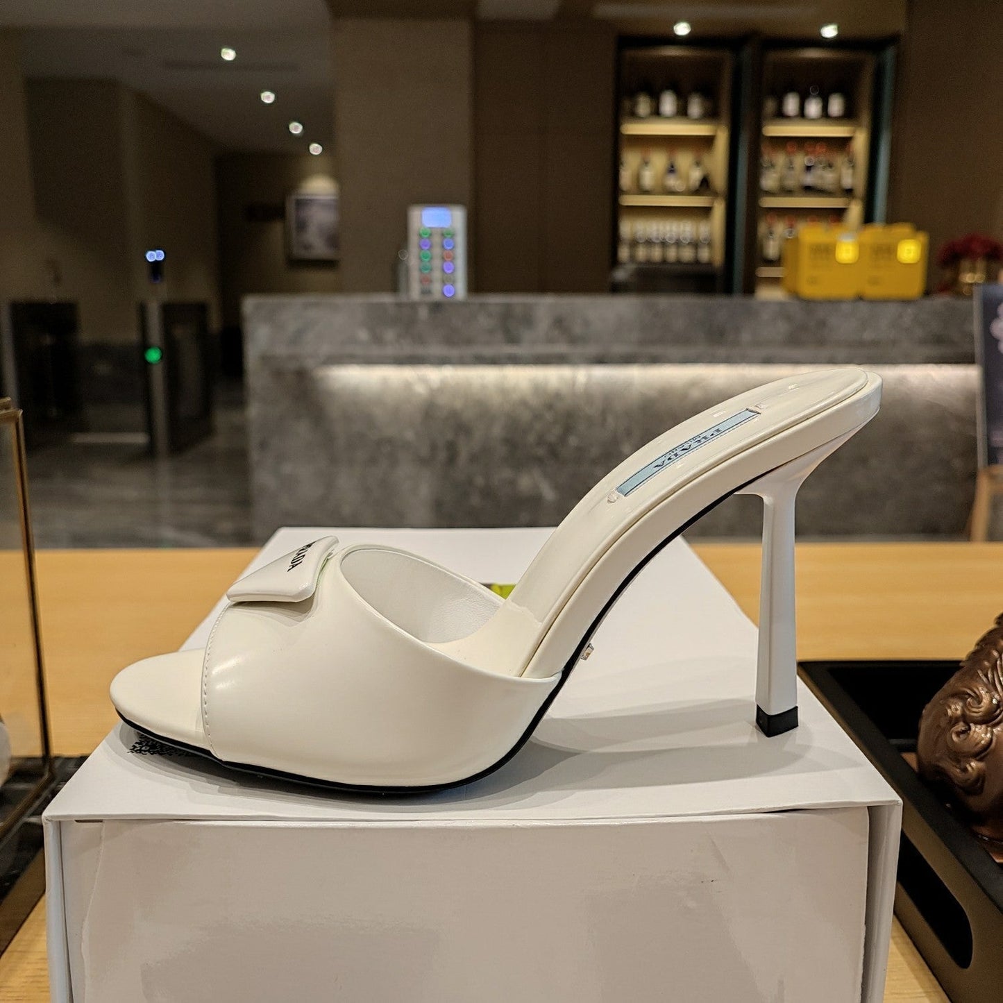 Prada 26s Open Toe Mules 100mm In Ivory White Patent Calfskin With Logo