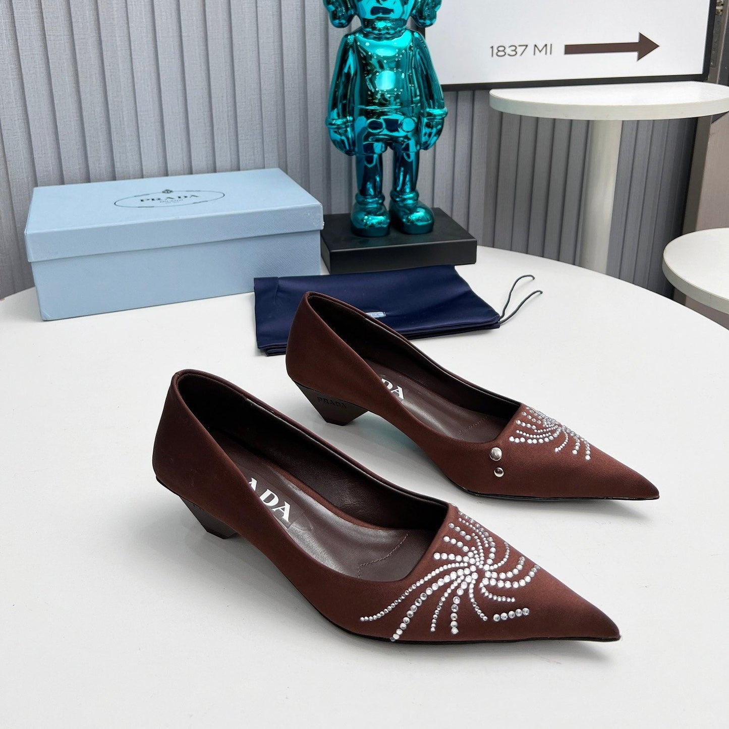 Prada 26SS Pumps 4cm Chocolate Satin 680957