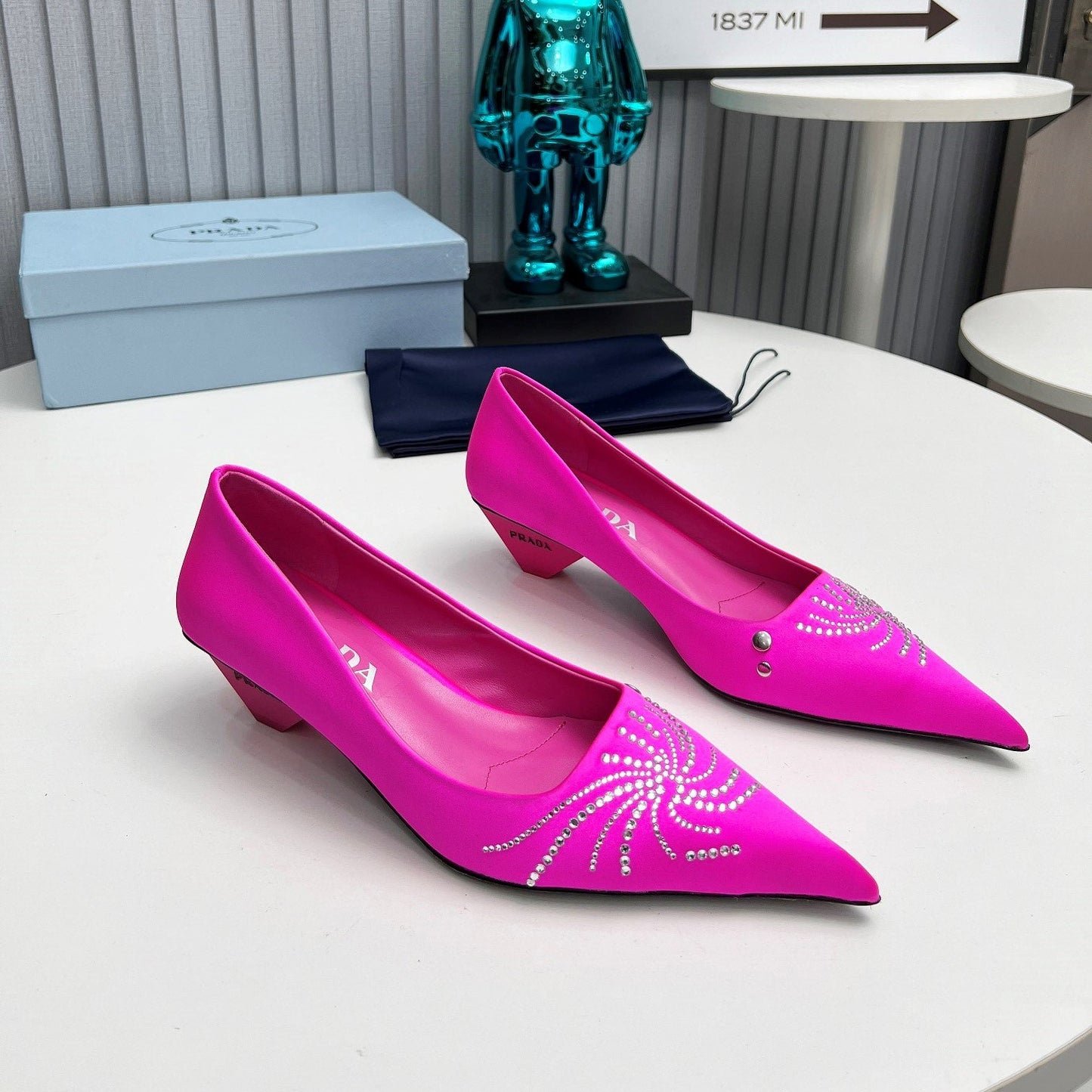 Prada 26SS Pumps 4cm Hot Pink Satin 680958