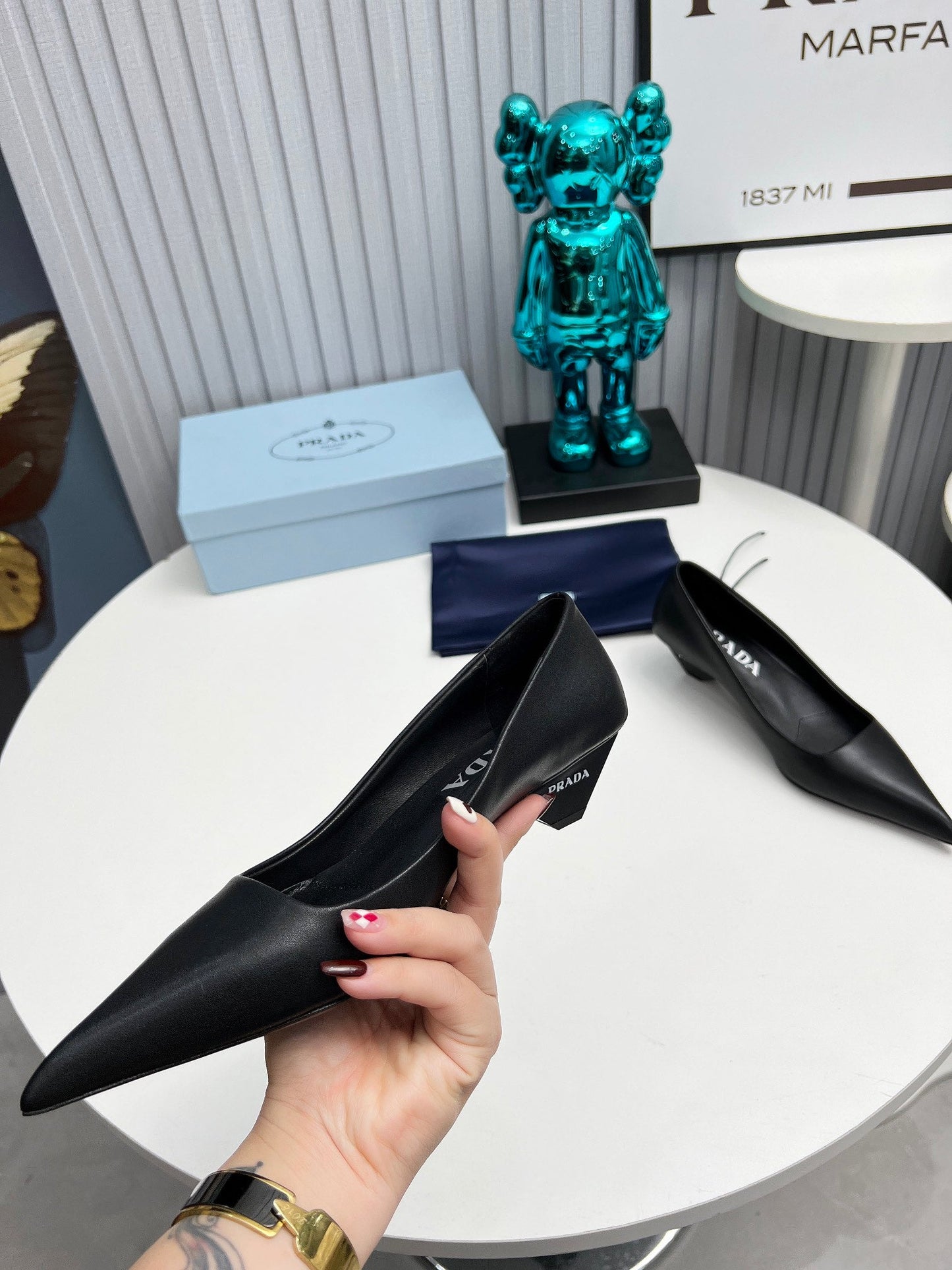 Prada 26SS Pointed-Toe Pumps 4cm Black Calskin 680947