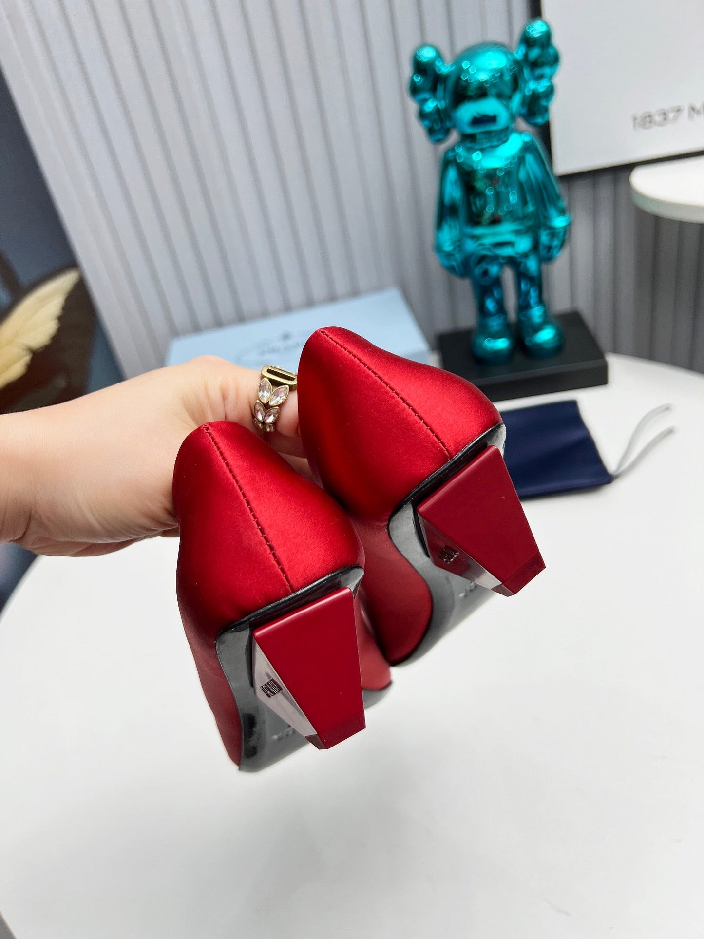 Prada 26SS Pointed-Toe Pumps 4cm Red Satin 680948