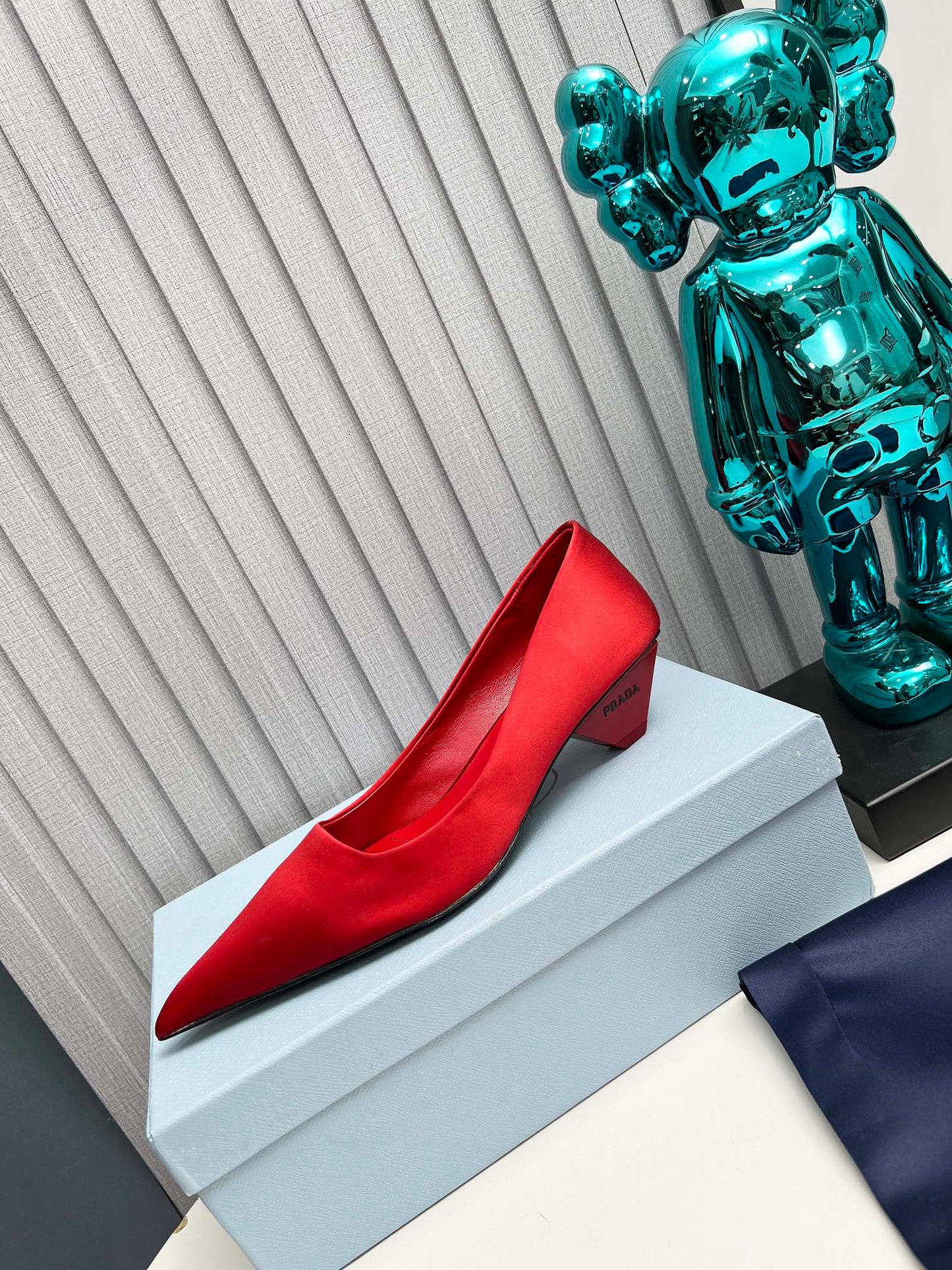 Prada 26SS Pointed-Toe Pumps 4cm Red Satin 680948