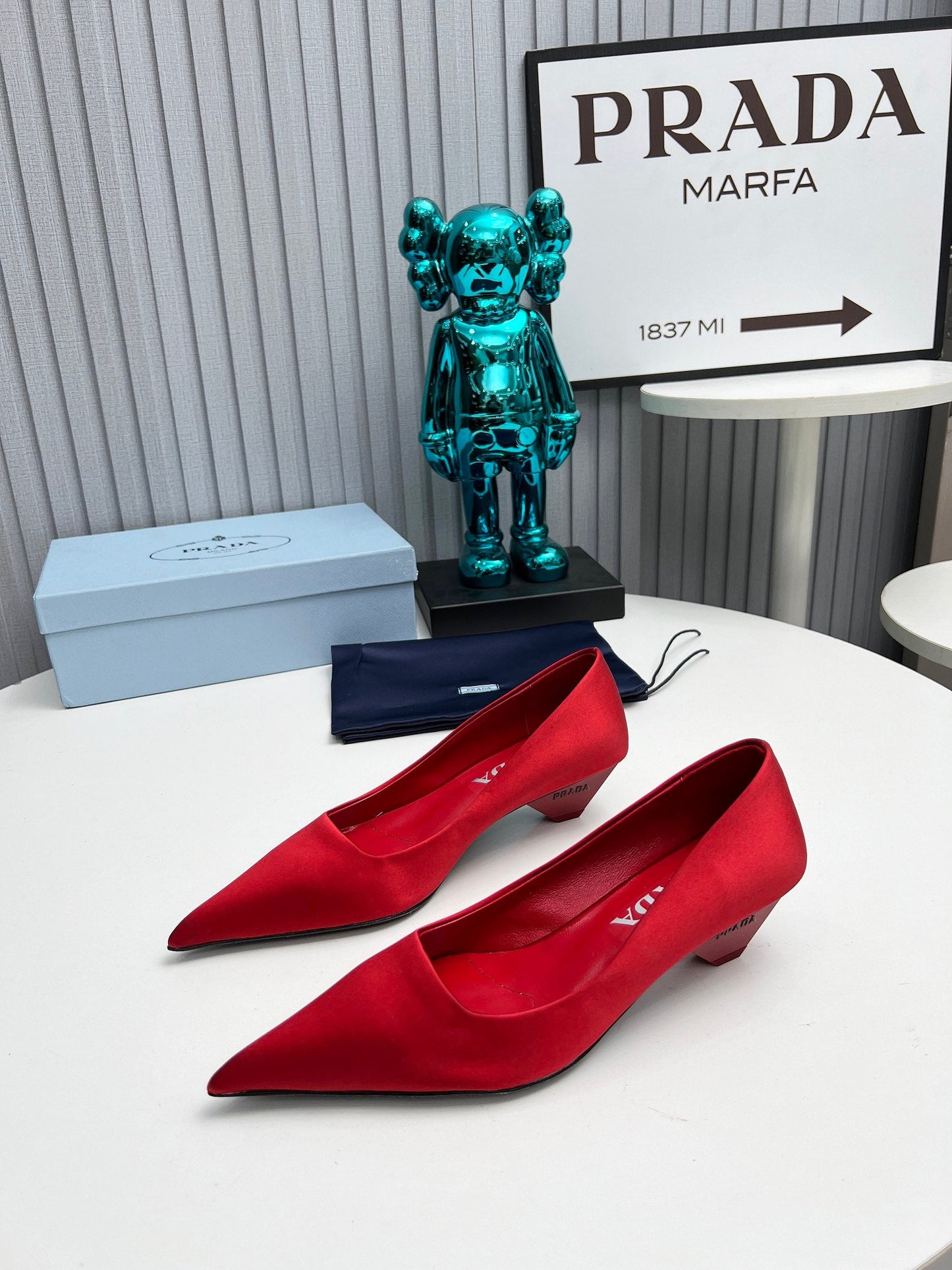 Prada 26SS Pointed-Toe Pumps 4cm Red Satin 680948