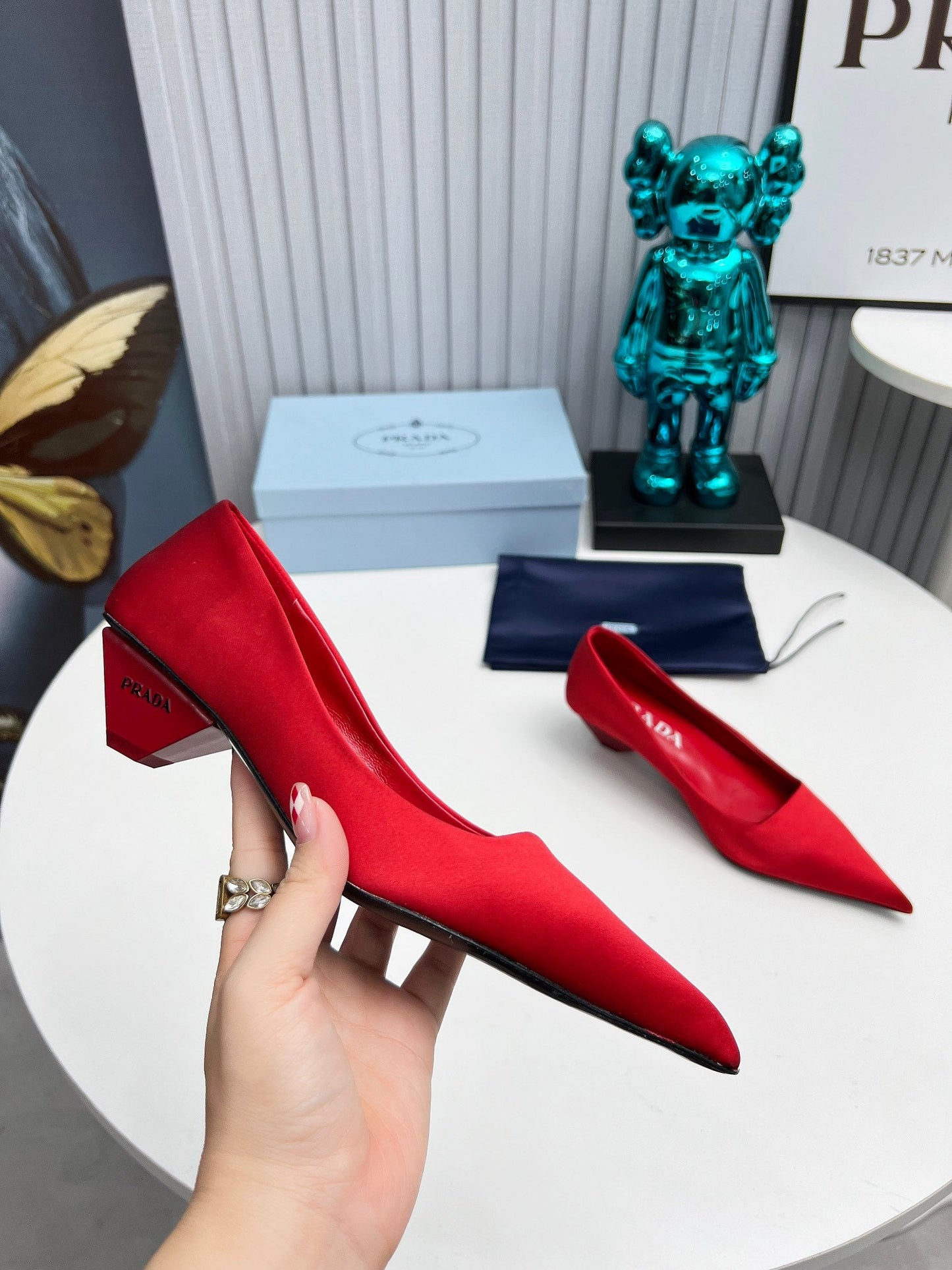 Prada 26SS Pointed-Toe Pumps 4cm Red Satin 680948
