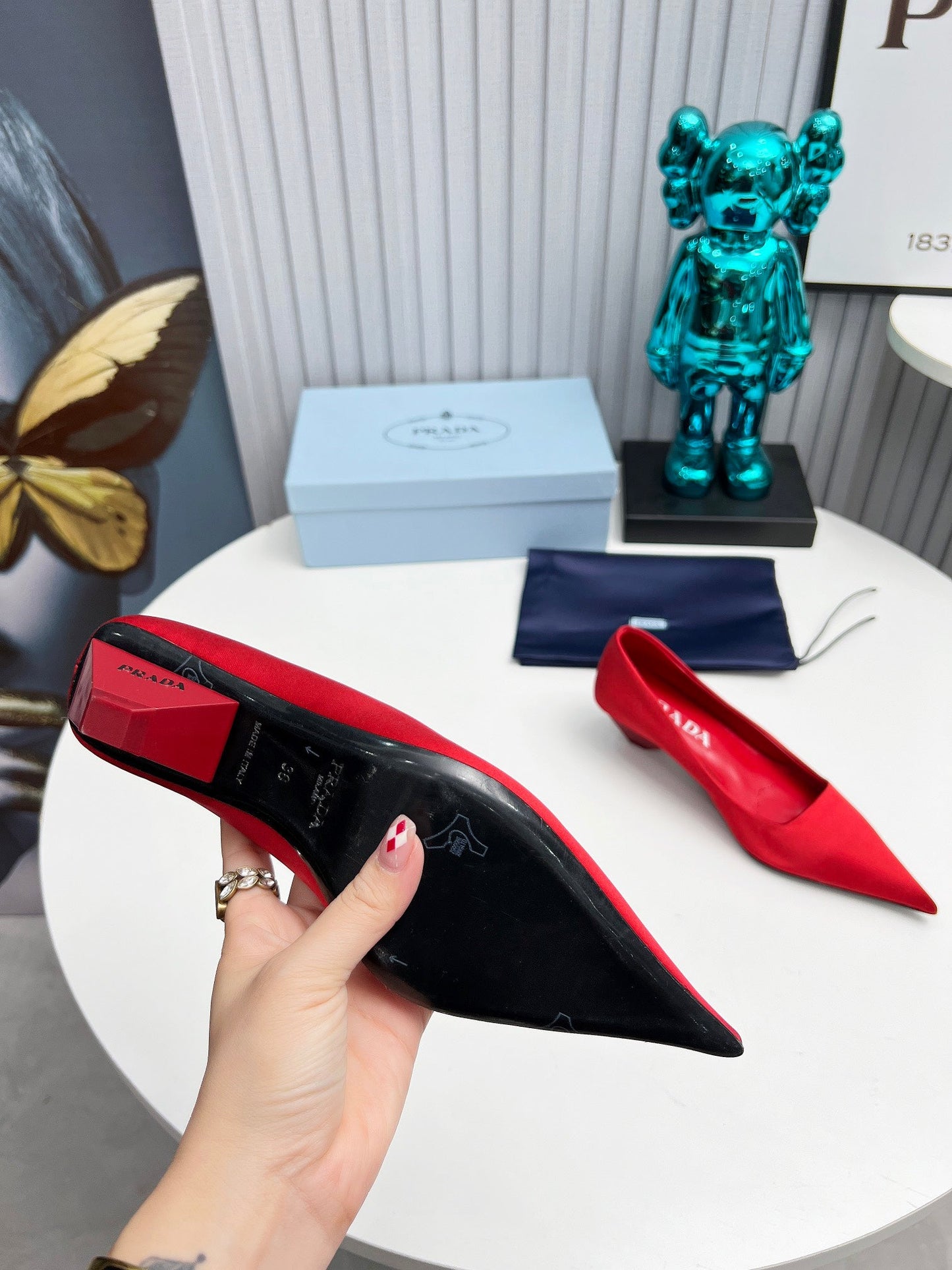 Prada 26SS Pointed-Toe Pumps 4cm Red Satin 680948