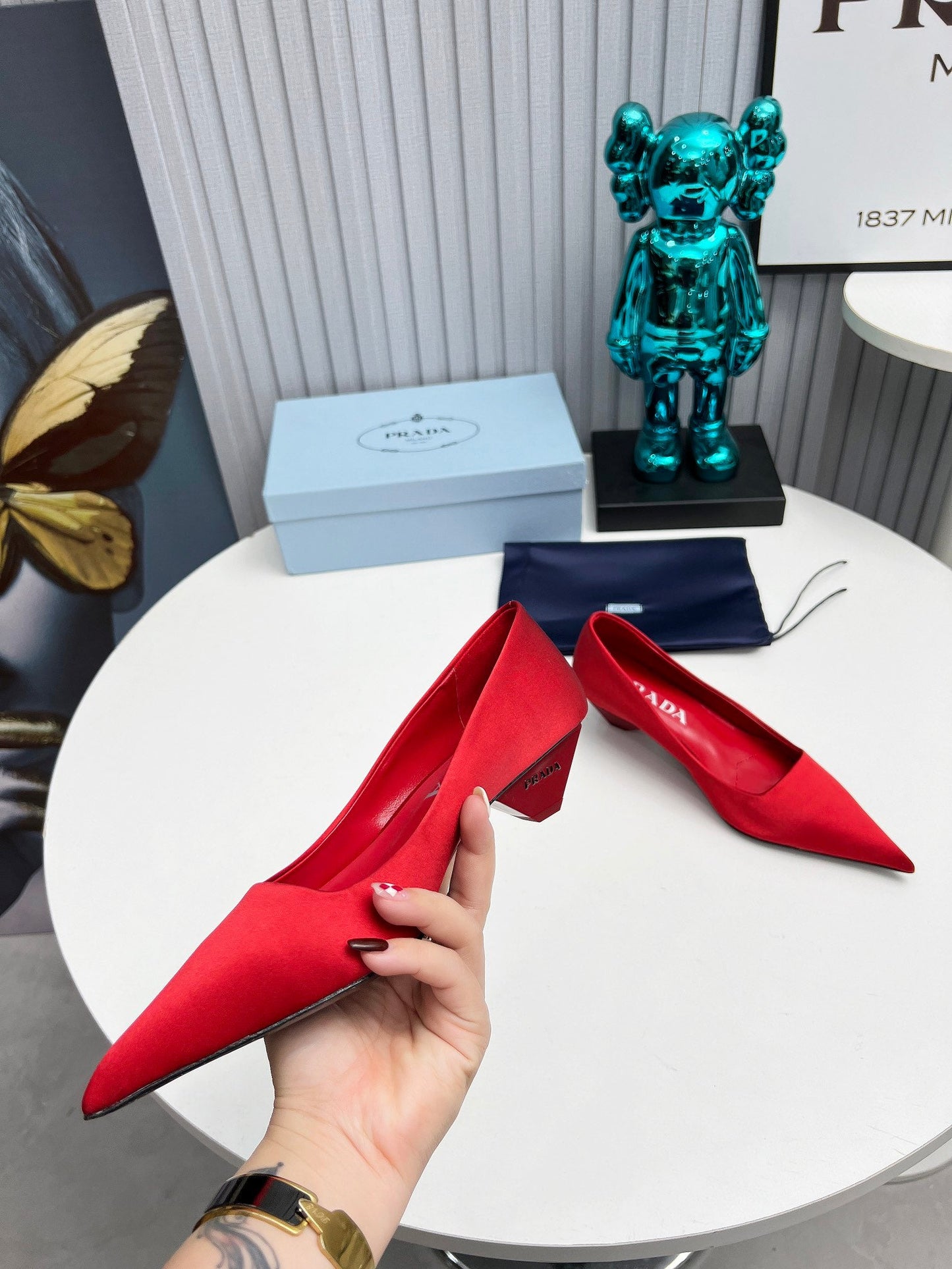 Prada 26SS Pointed-Toe Pumps 4cm Red Satin 680948