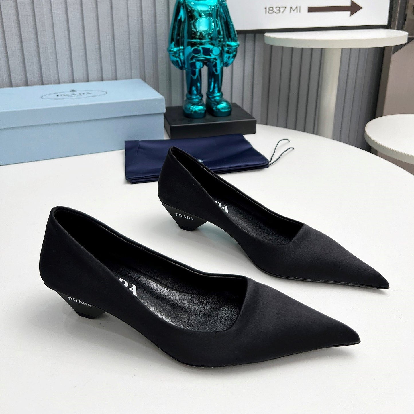 Prada 26SS Pointed-Toe Pumps 4cm Black Satin 680949