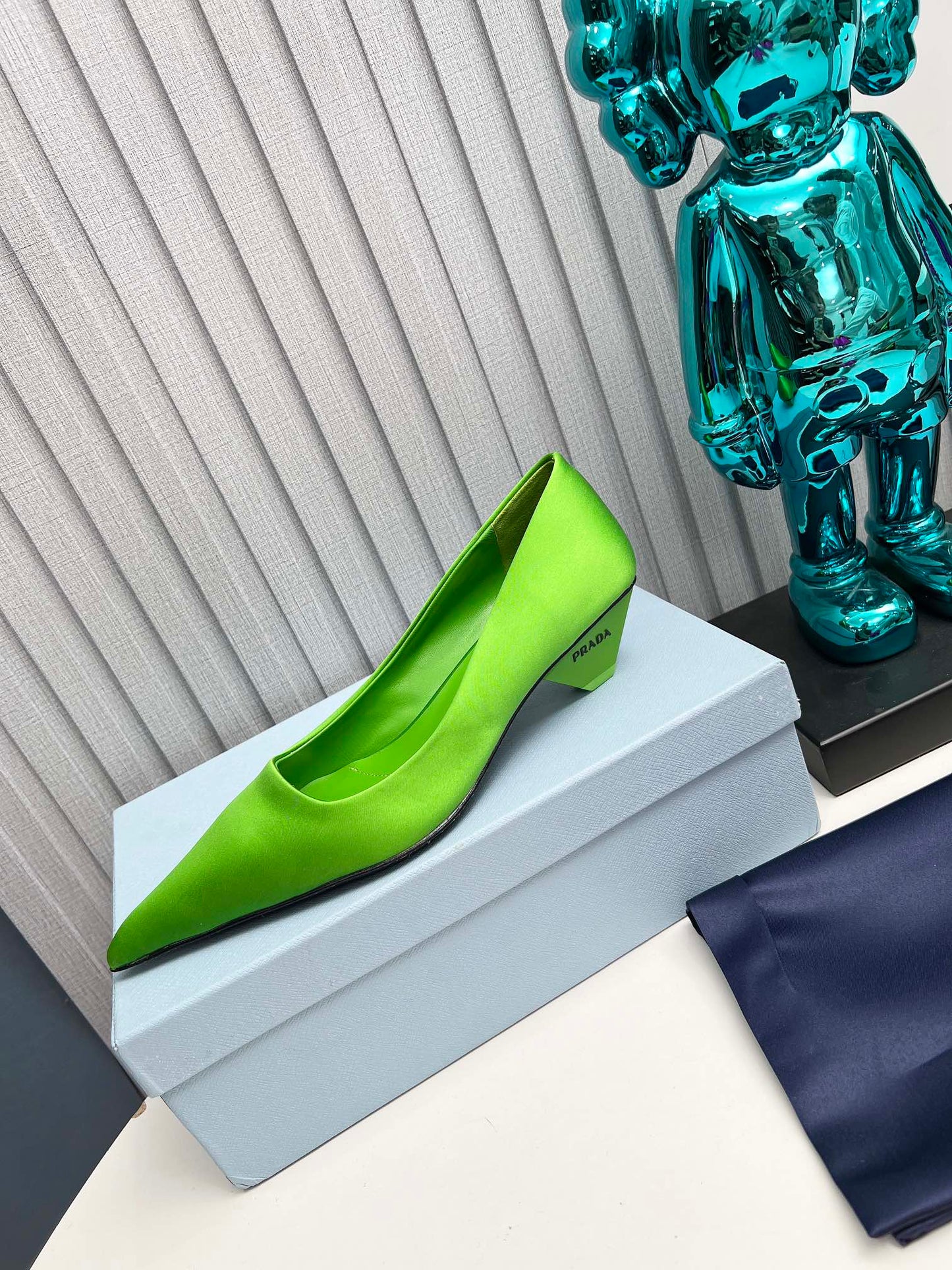 Prada 26SS Pointed-Toe Pumps 4cm Green Satin 680950