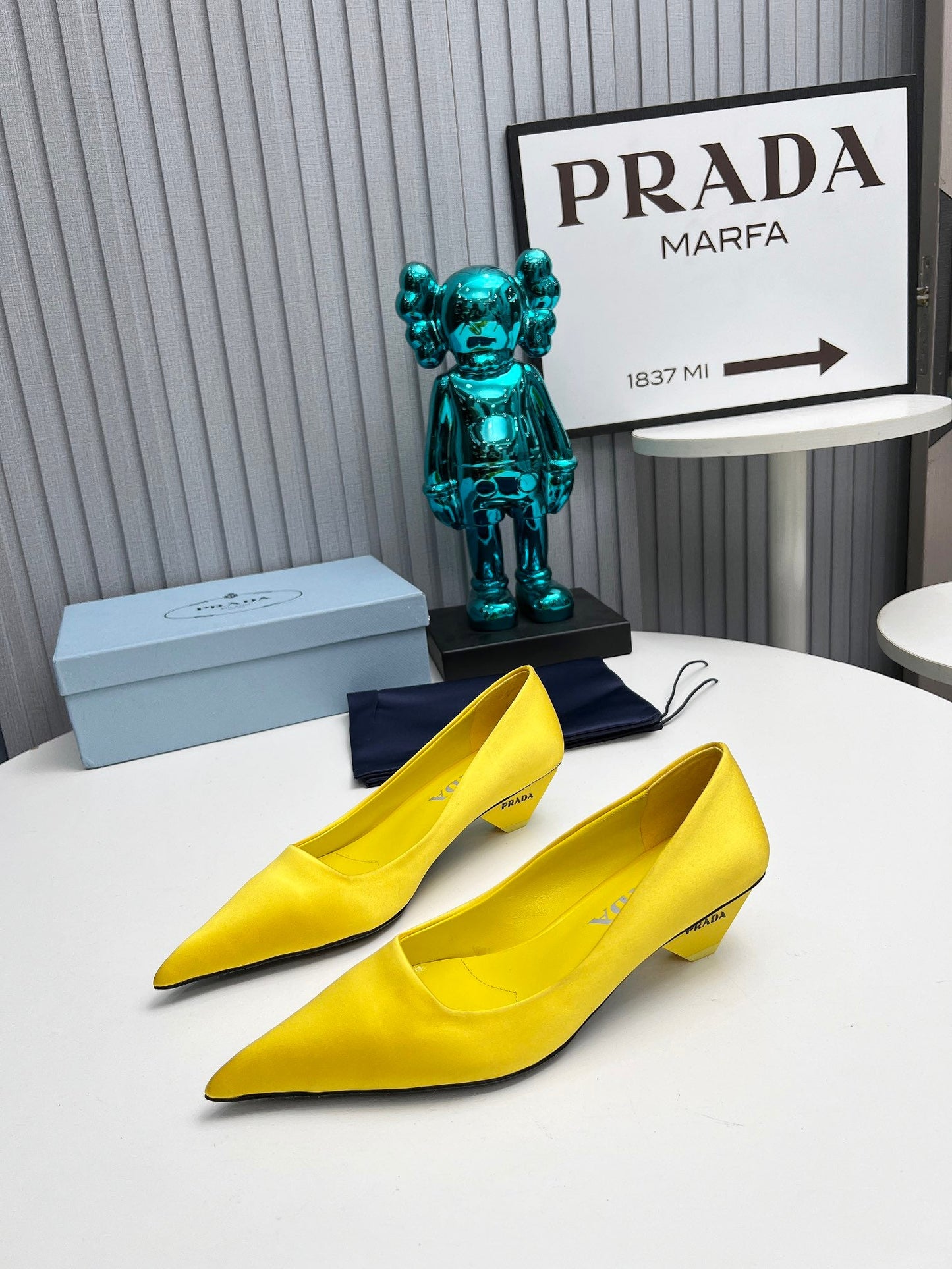 Prada 26SS Pointed-Toe Pumps 4cm Yellow Satin 680952