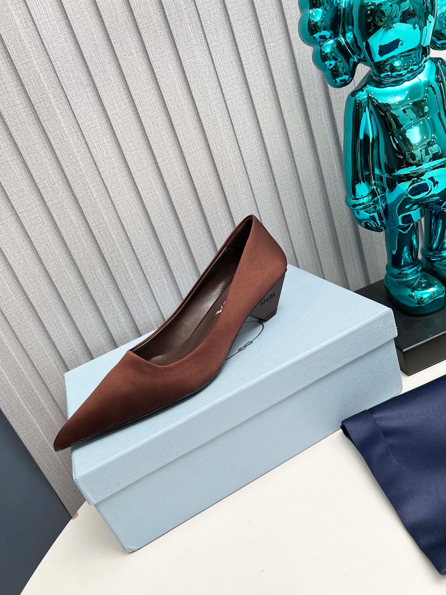 Prada 26SS Pointed-Toe Pumps 4cm Chocolate Satin 680953