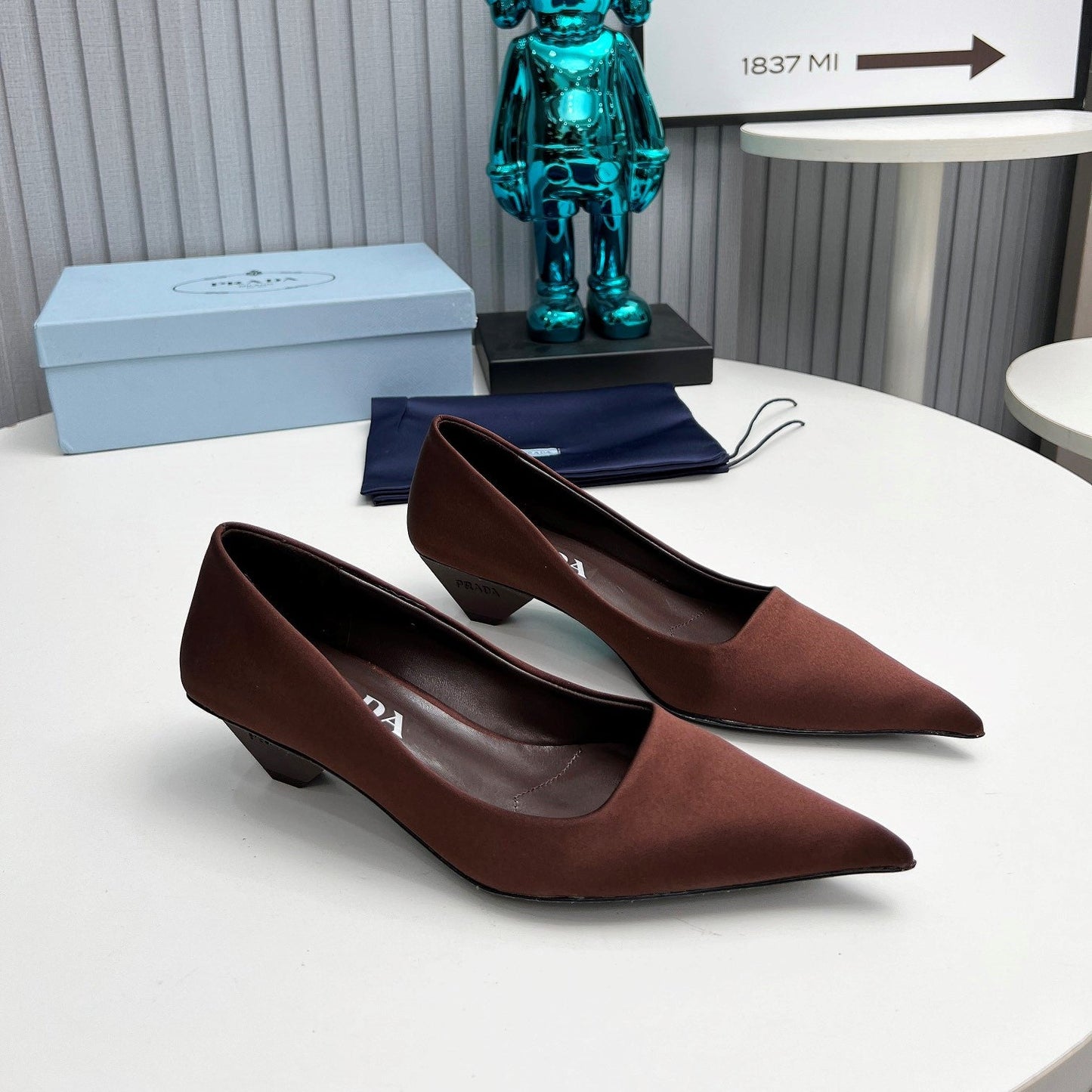 Prada 26SS Pointed-Toe Pumps 4cm Chocolate Satin 680953