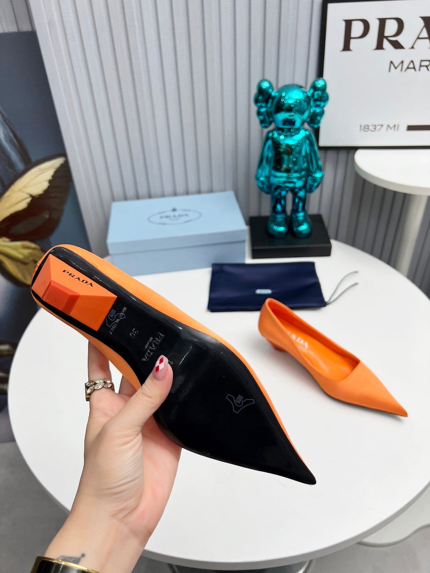 Prada 26SS Pointed-Toe Pumps 4cm Orange Satin 680954