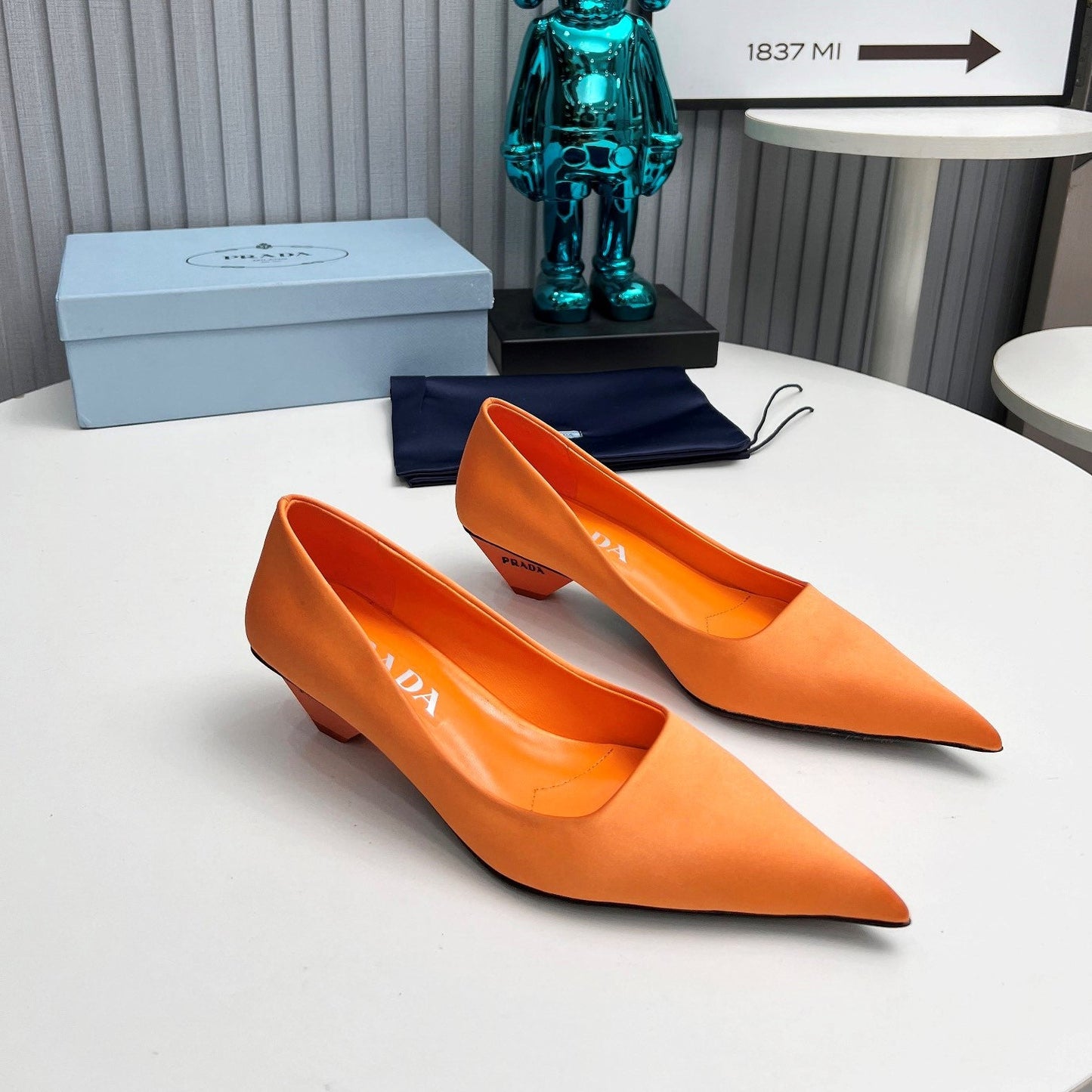 Prada 26SS Pointed-Toe Pumps 4cm Orange Satin 680954