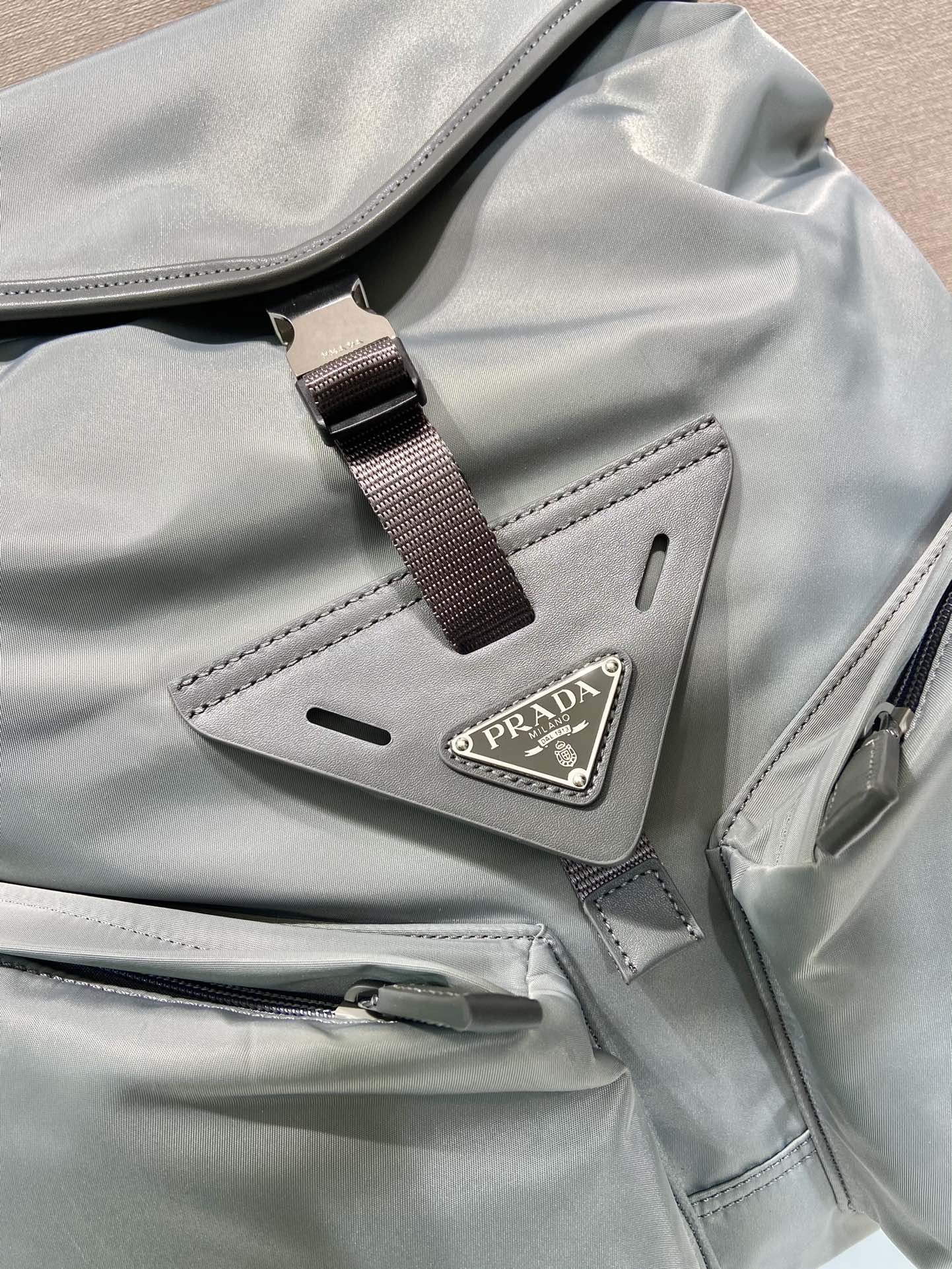 Triangle Logo Backpack 45 In Ash Gray Re-Nylon