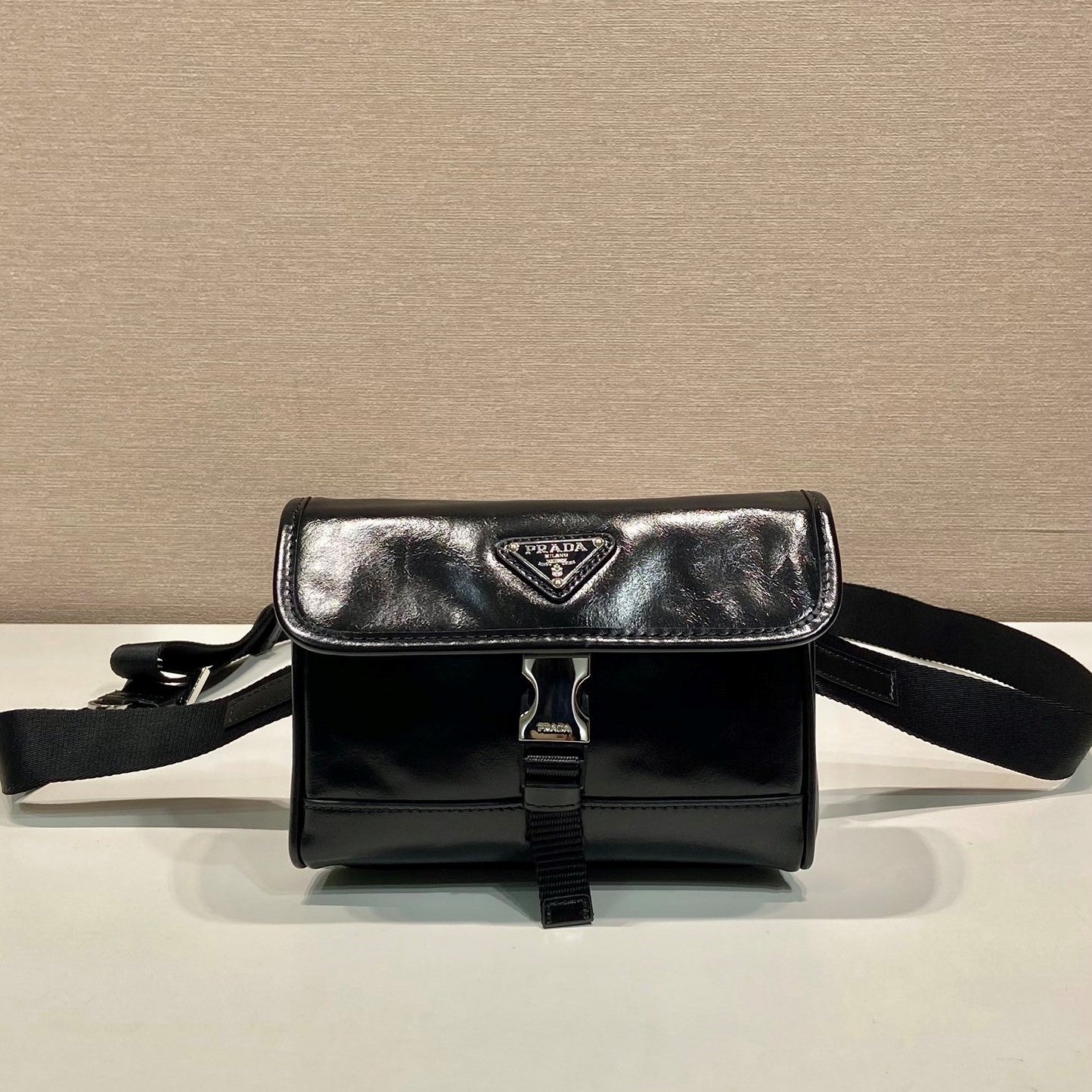 Prada 2026 Smartphone Case 18cm Black Glossy Leather