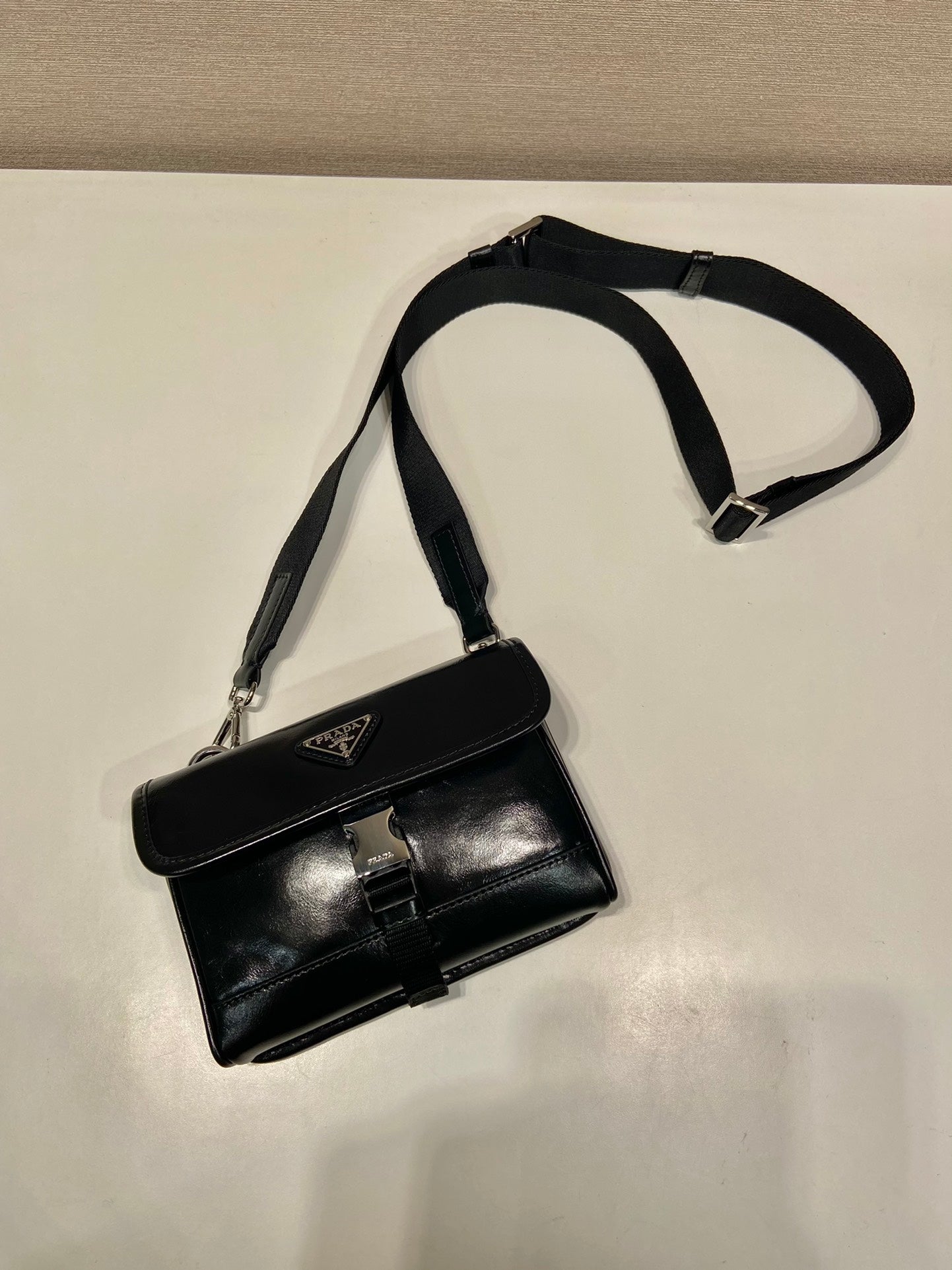 Prada 2026 Smartphone Case 18cm Black Glossy Leather