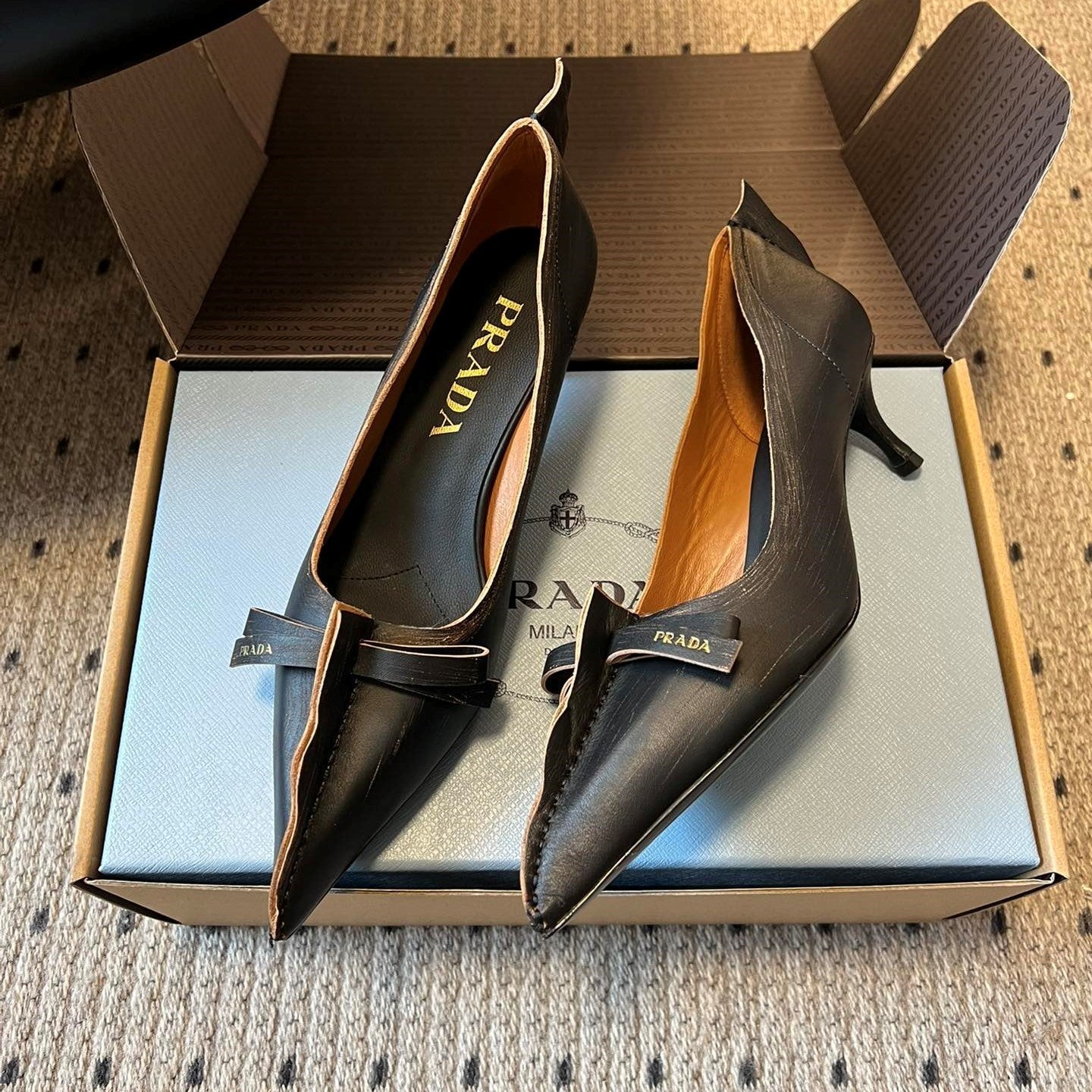 Prada Antiqued Pumps 55mm Black Tan Calfskin 606399