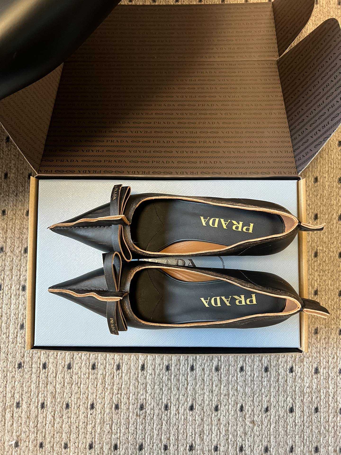 Prada Antiqued Pumps 55mm Black Tan Calfskin 606399