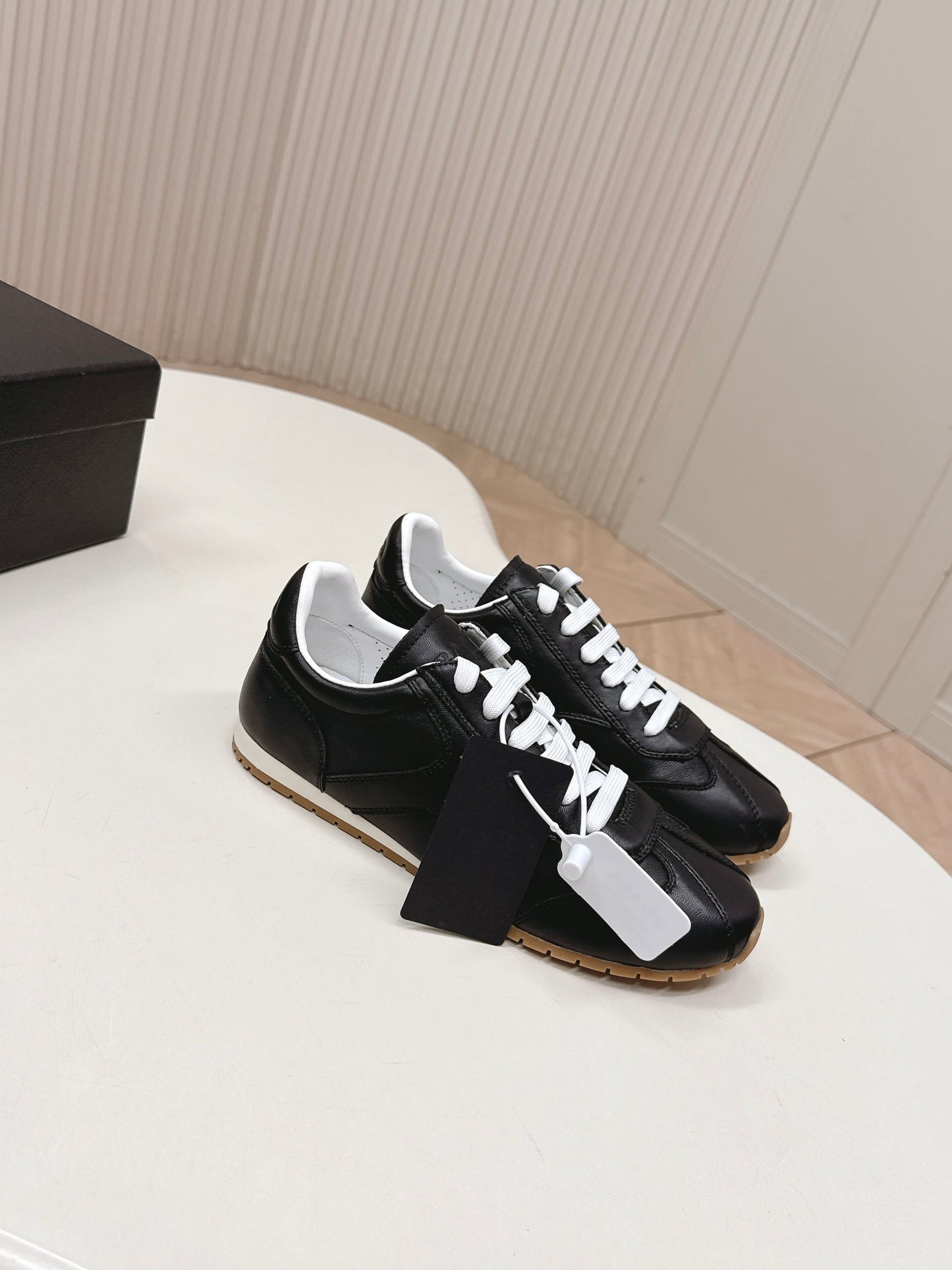 Prada 26ss German Training Black Leather 644228