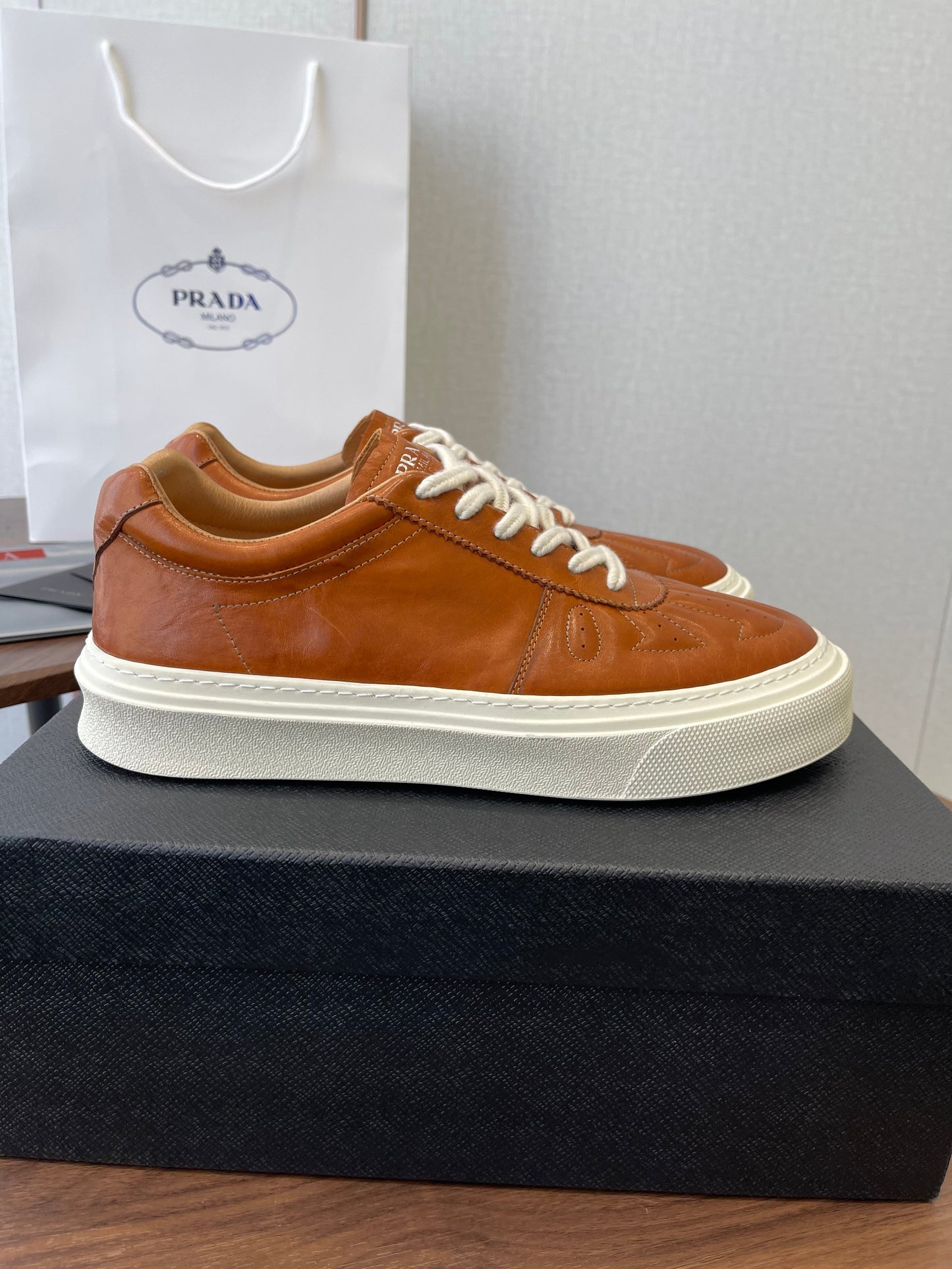 Prada 26s Sneaker Brown Stitched Pattern Leather 727640