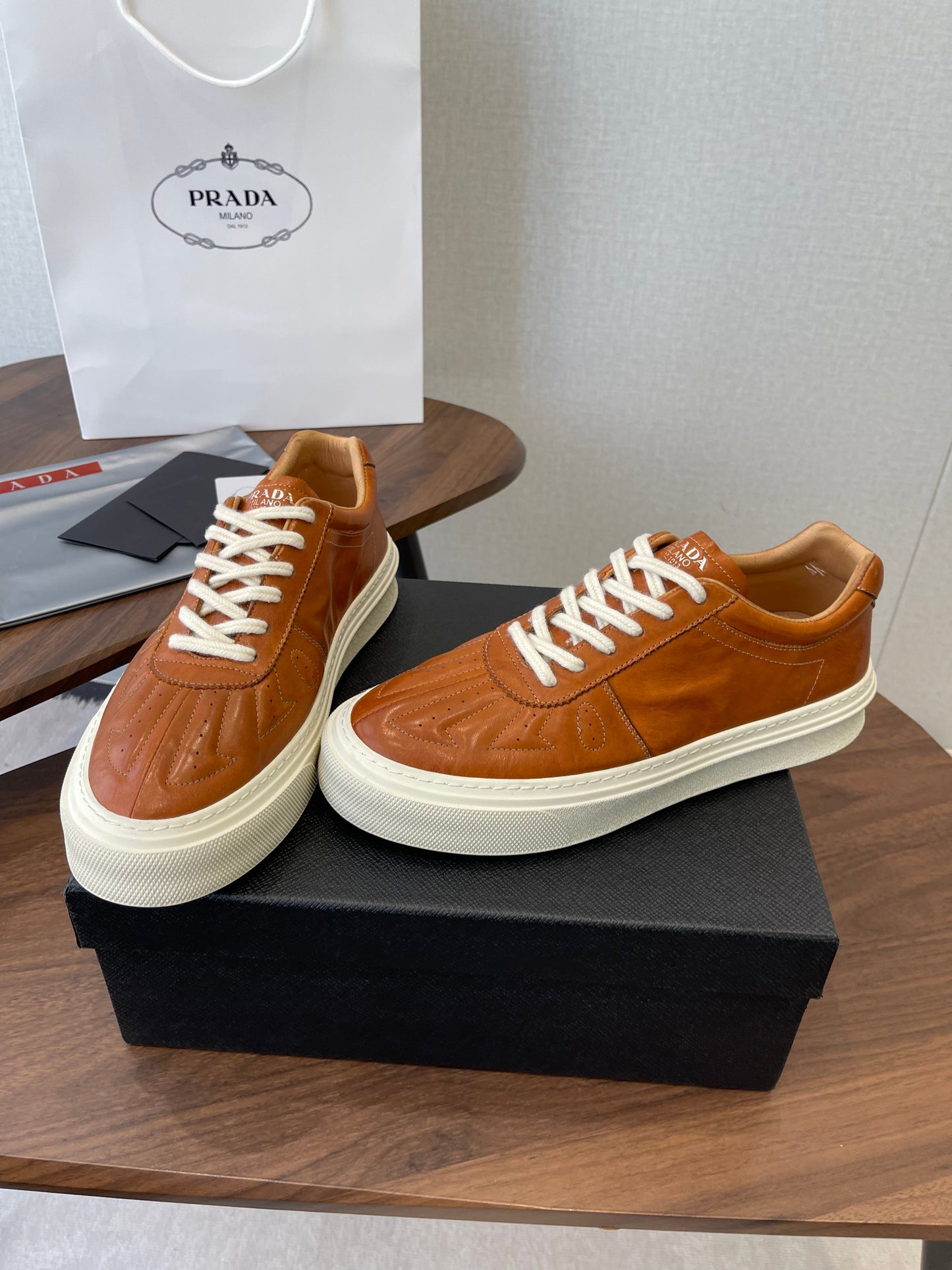 Prada 26s Sneaker Brown Stitched Pattern Leather 727640