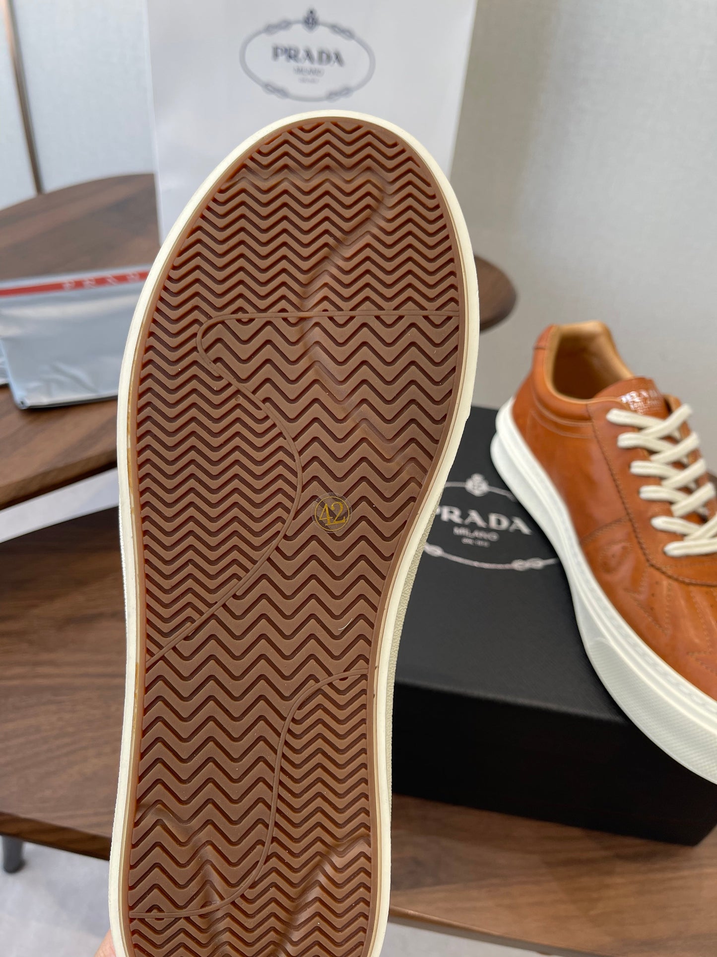 Prada 26s Sneaker Brown Stitched Pattern Leather 727640