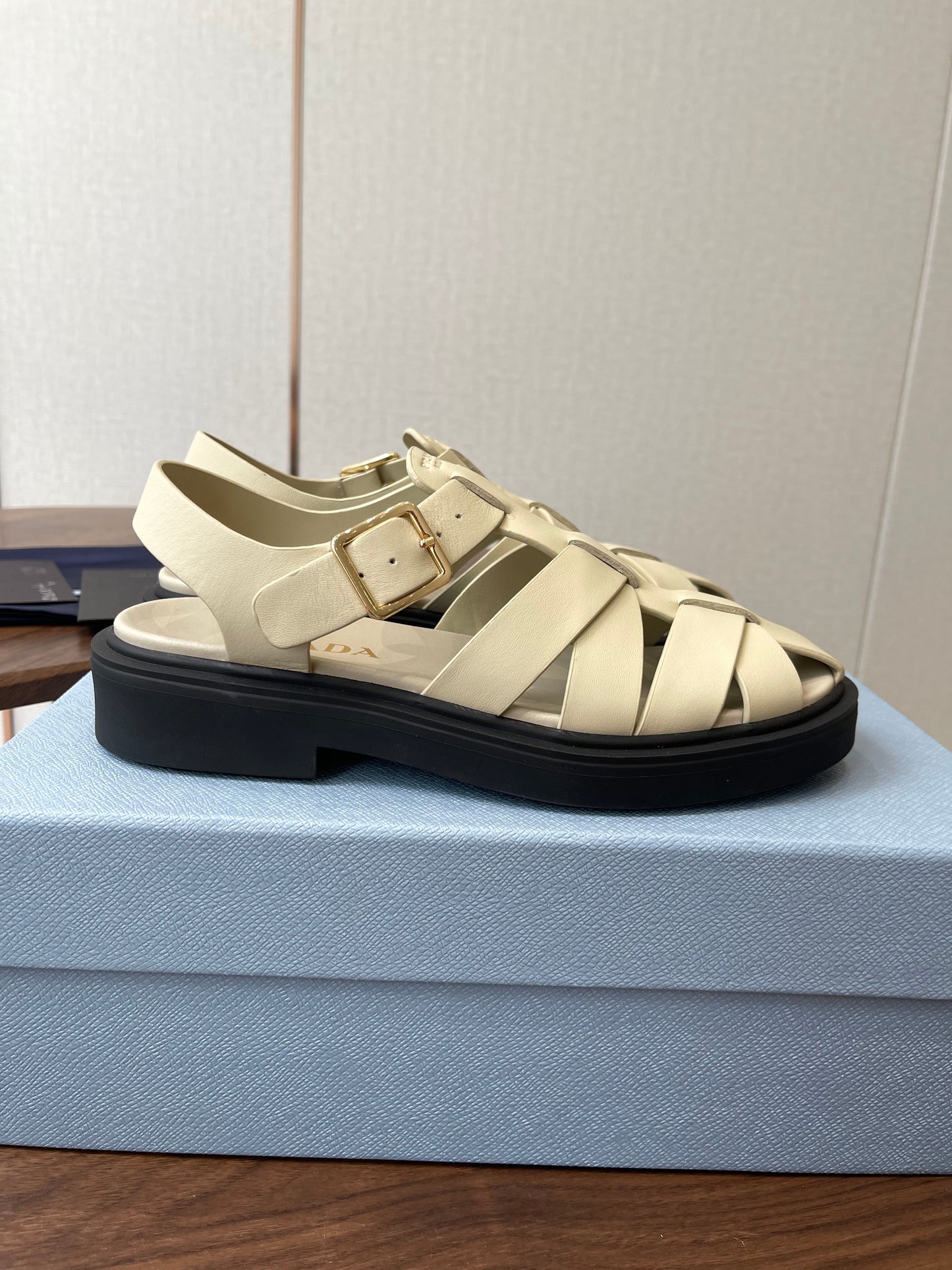 Prada 26s Fisherman's Sandals Ivory Leather 727673