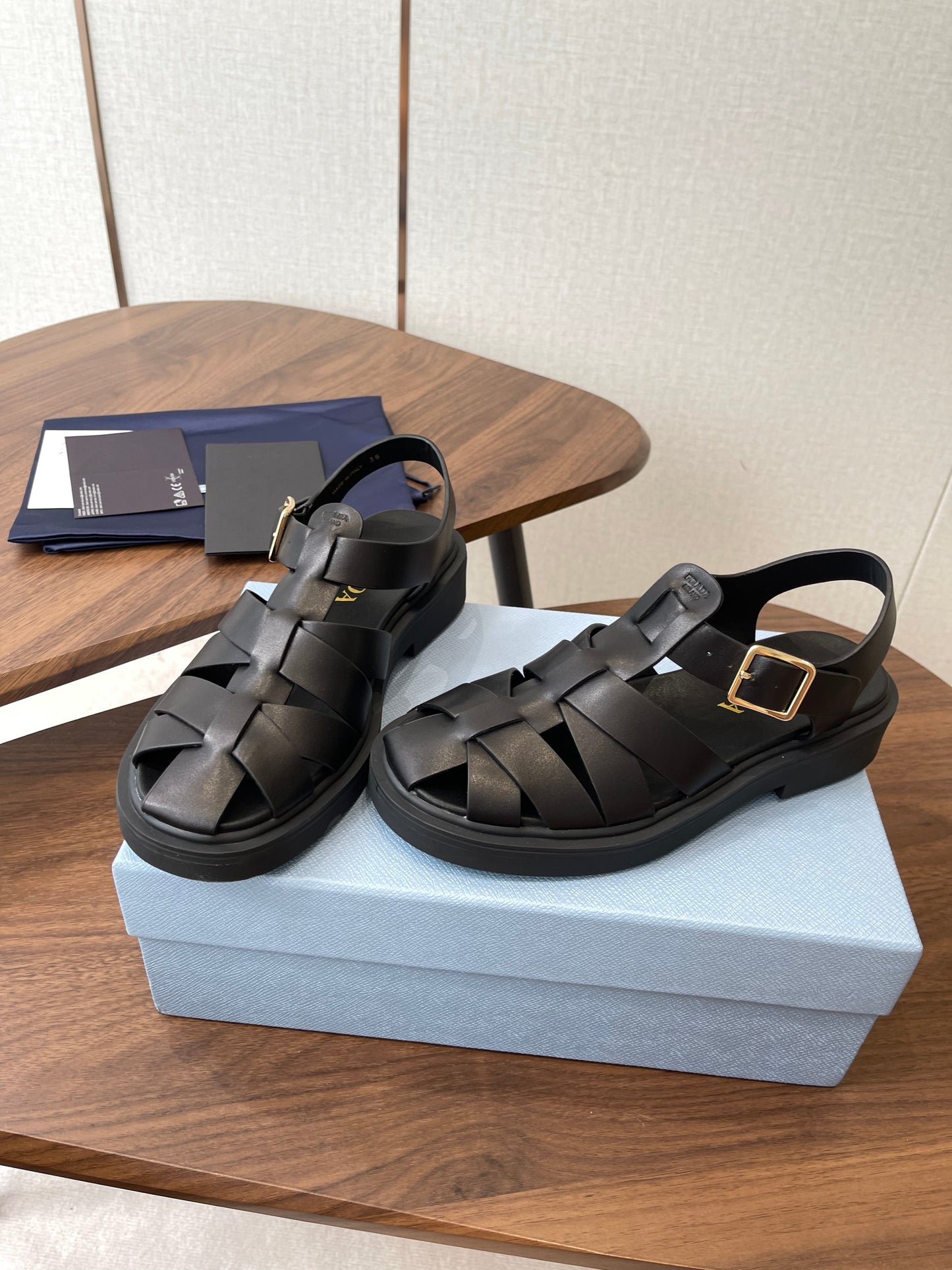 Prada 26s Fisherman's Sandals Black Leather 727674