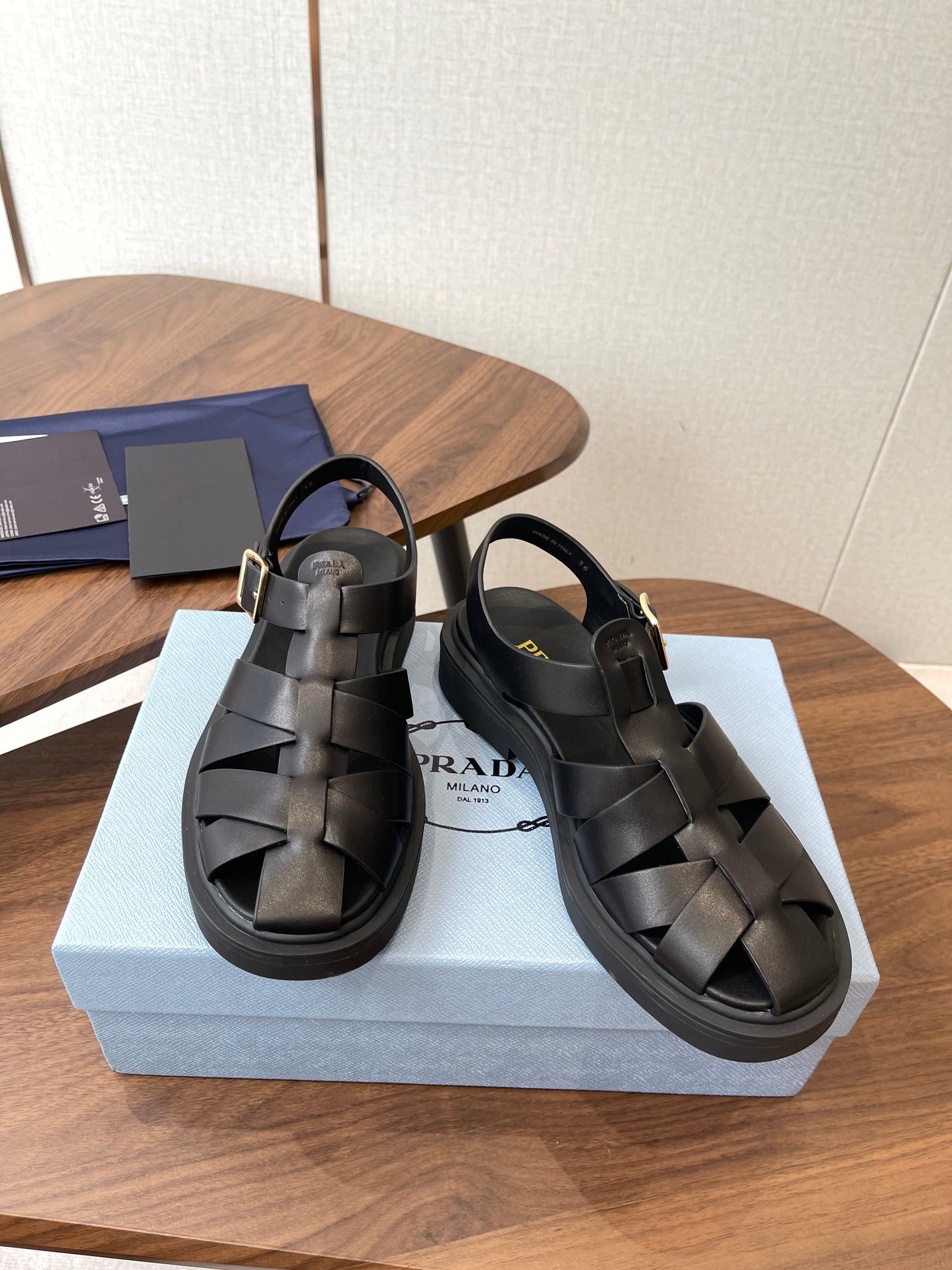 Prada 26s Fisherman's Sandals Black Leather 727674