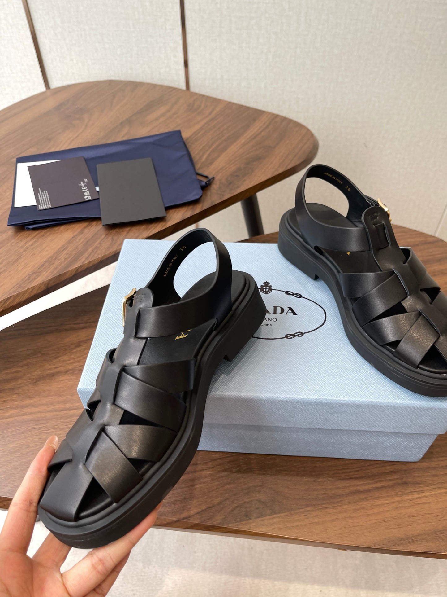 Prada 26s Fisherman's Sandals Black Leather 727674