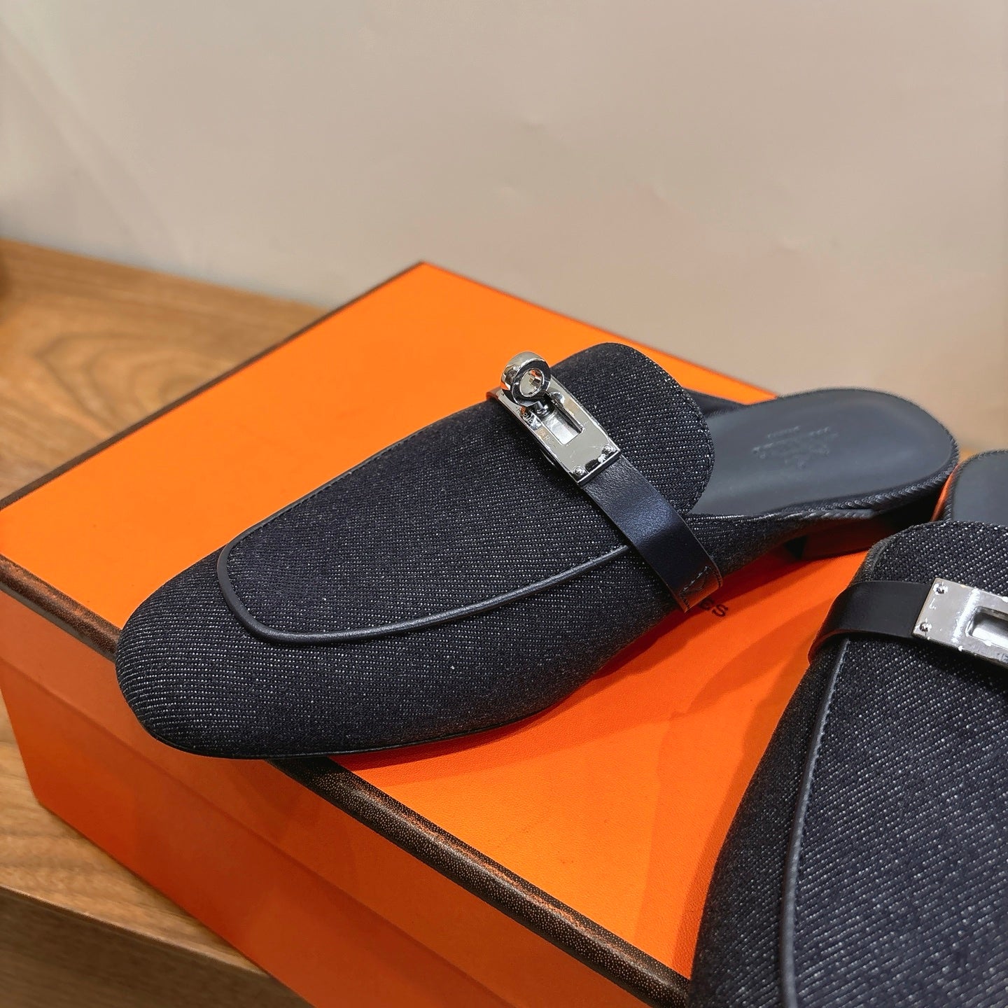 HM 26ss Mule Black Denim Calfskin 638478