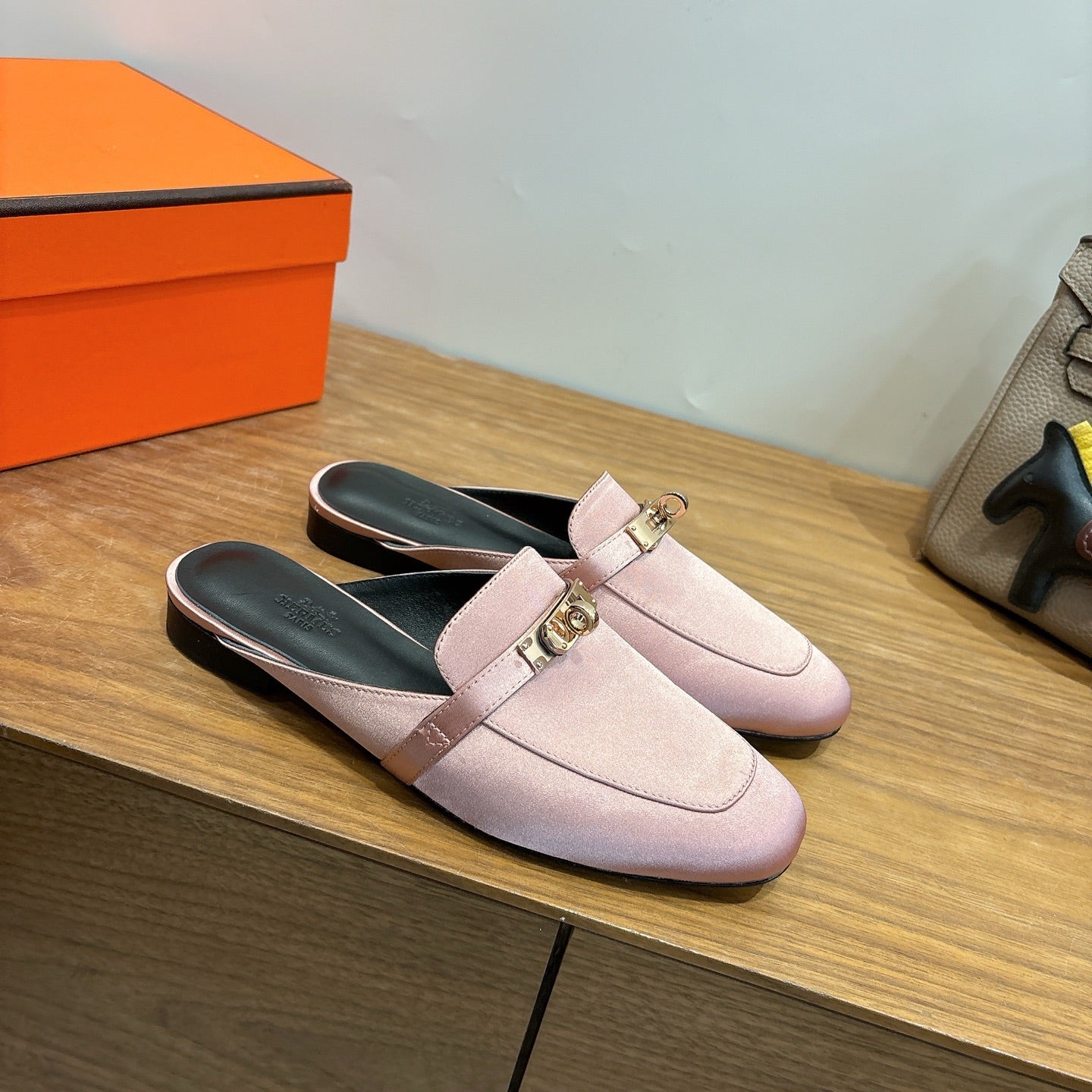 HM 26ss Mule Light Pink Smooth Calfskin Leather 638475