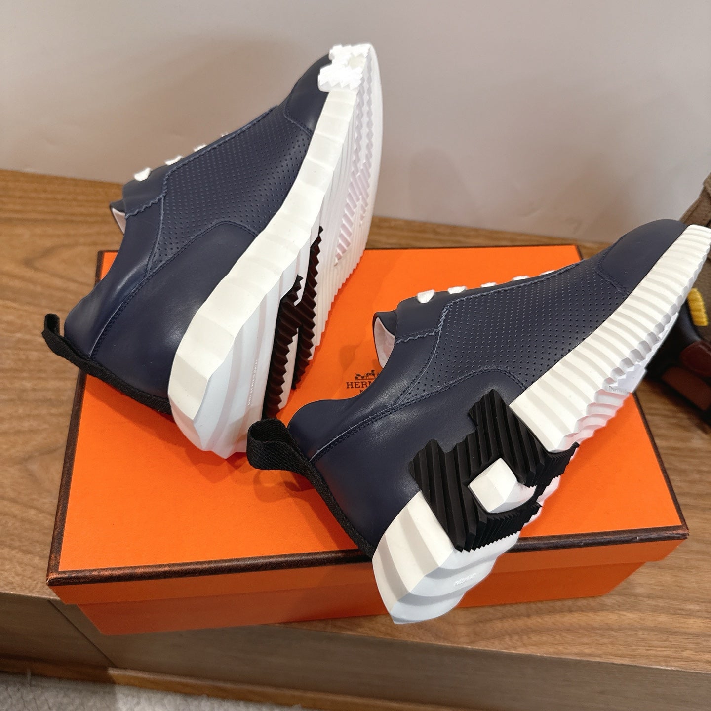 HM 26ss Sneakers Navy Blue Leather 638581
