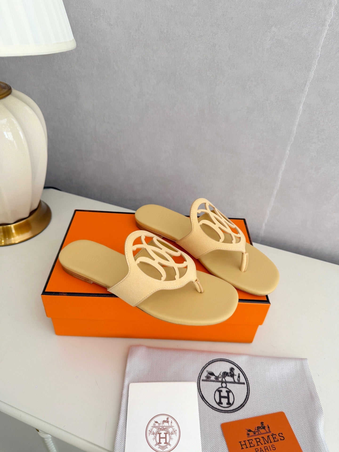 HM 26ss Pig-Nose Slipper Light Yellow Leather 605911