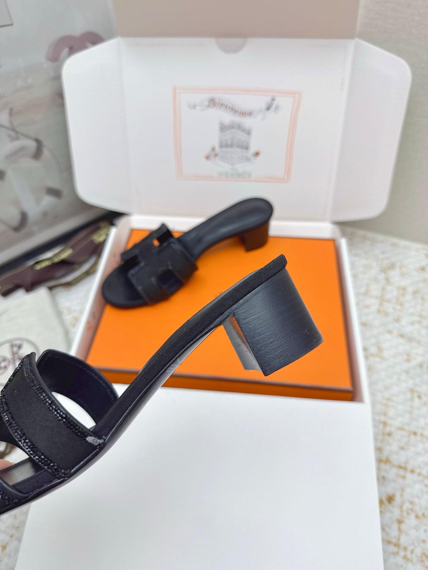 HM 26ss Oran Sandals 50 Black Sheepskin Rhinestone 625234
