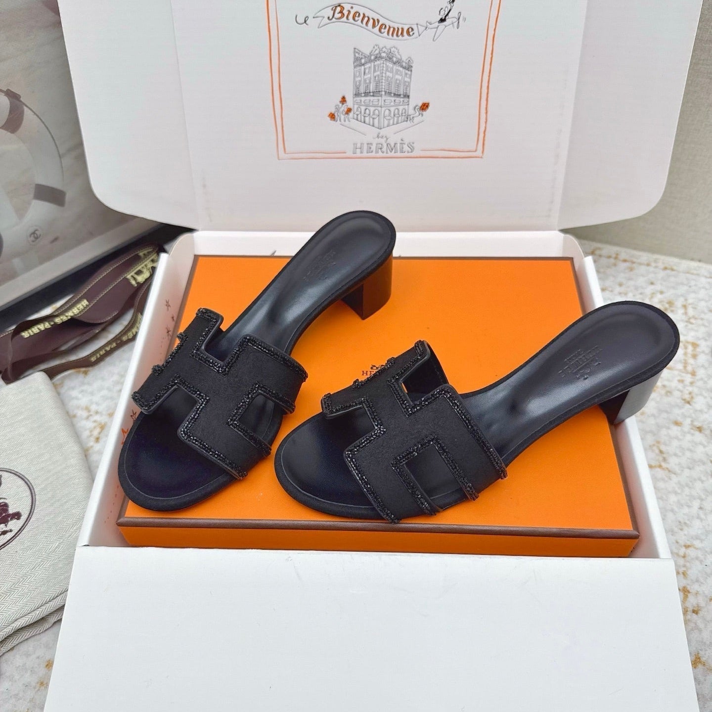 HM 26ss Oran Sandals 50 Black Sheepskin Rhinestone 625234