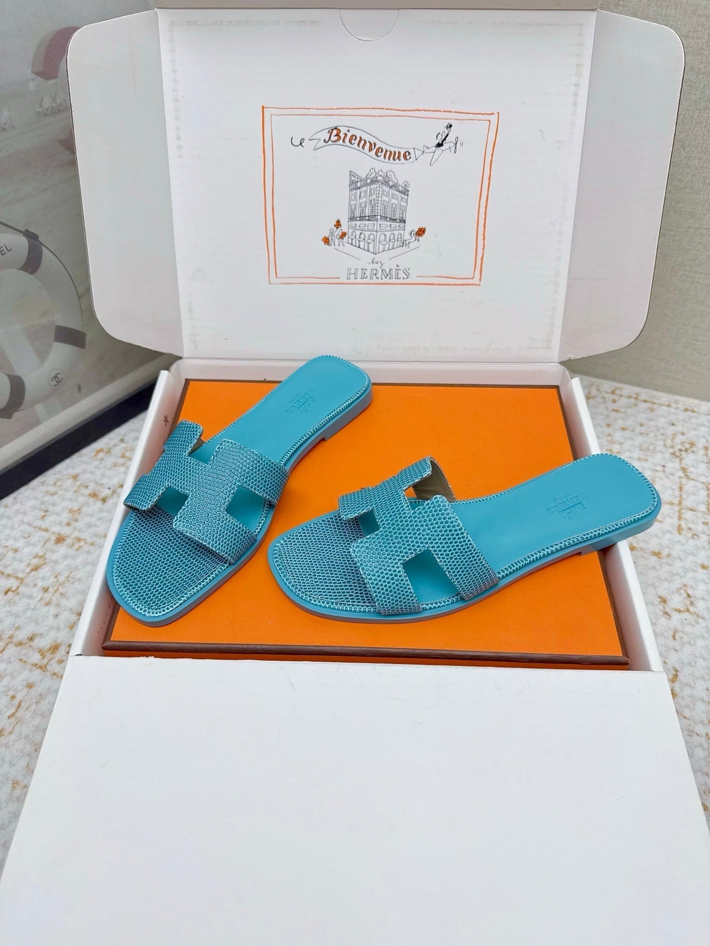 HM 26ss Oran Sandals Turquoise Cowhide 625050