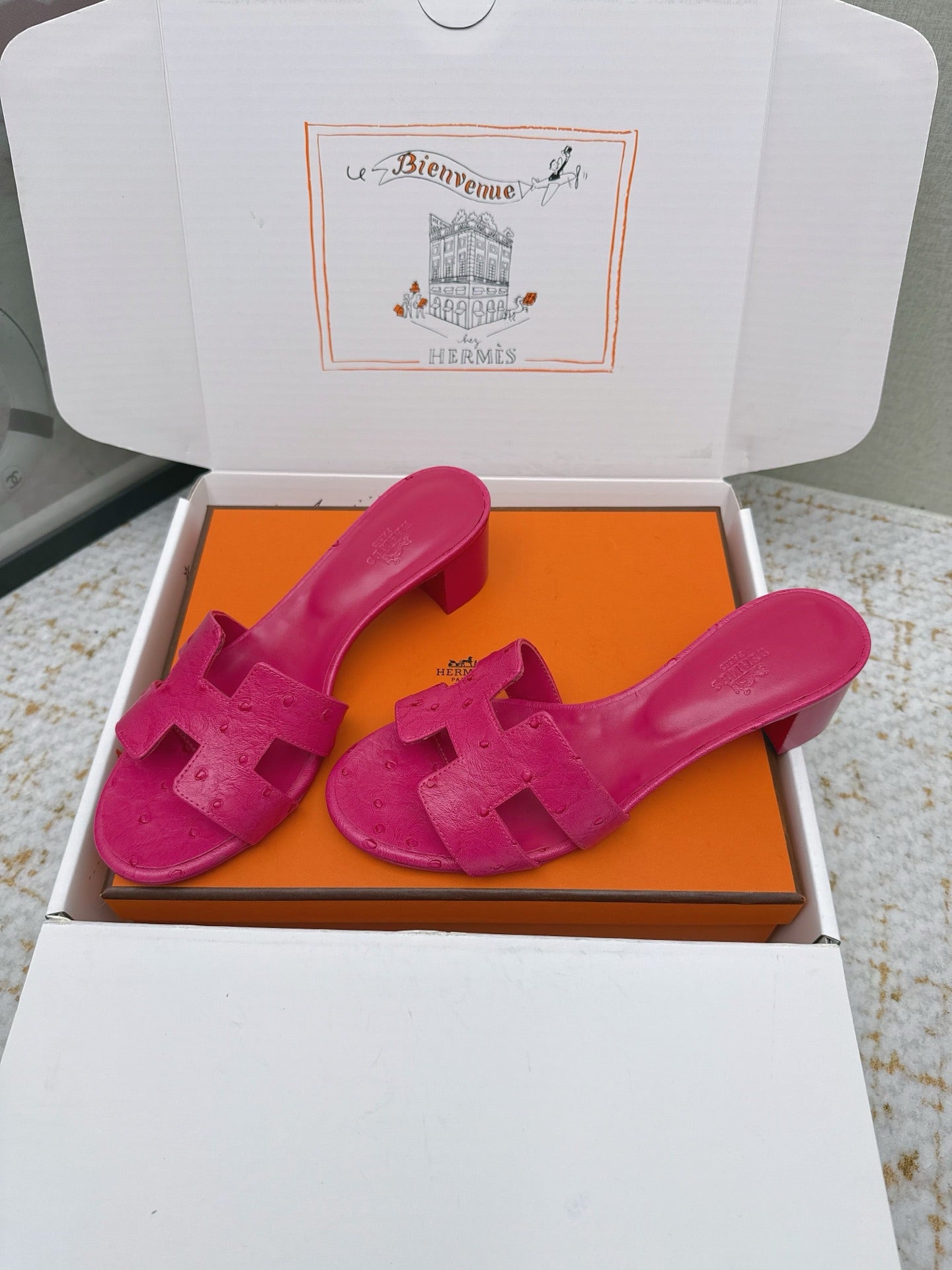 HM 26ss Oran Sandals 50 Dark Pink Ostrich Leather 625133