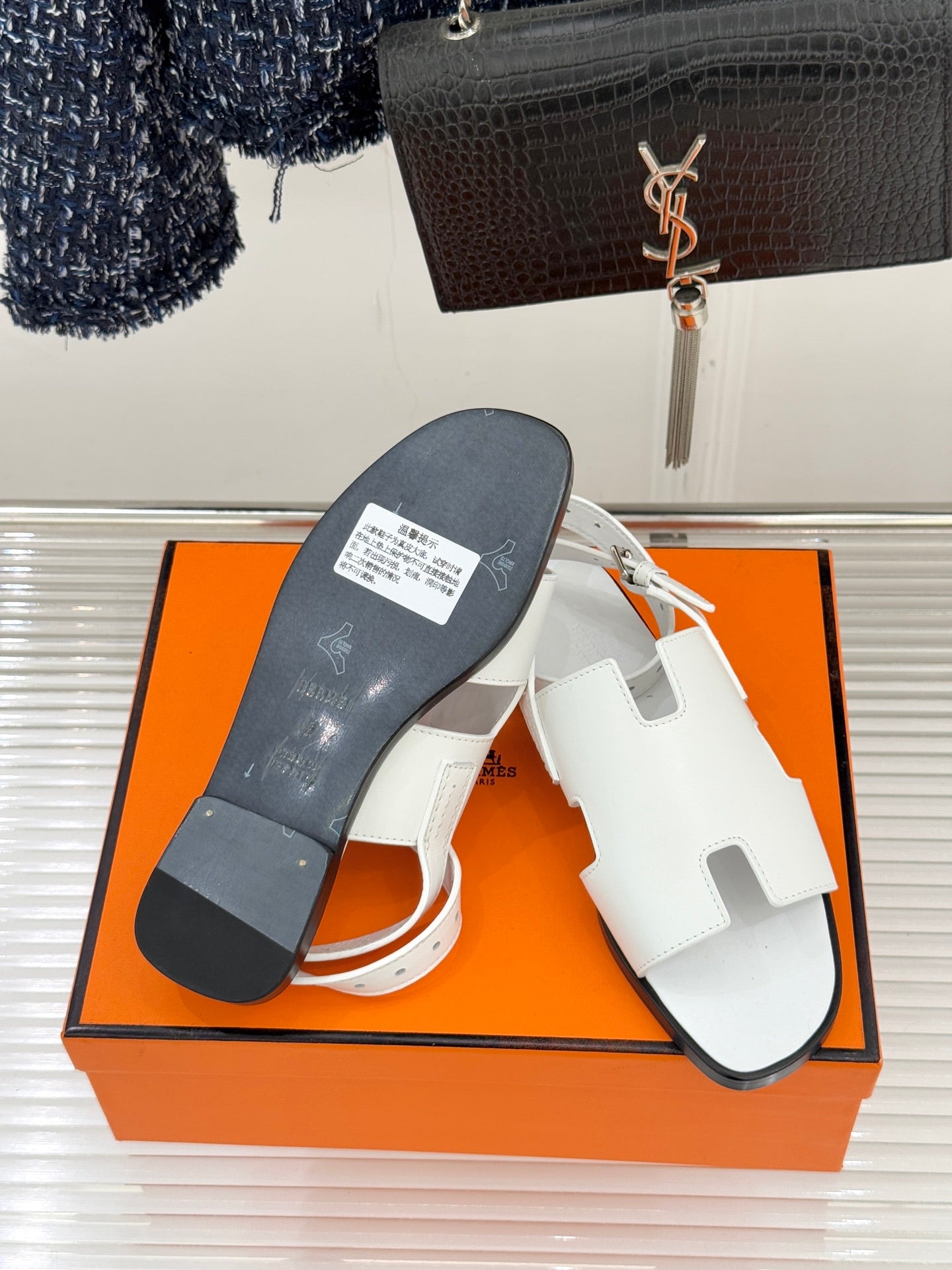 HM 26ss Flat Sandals White Sheepskin 642792