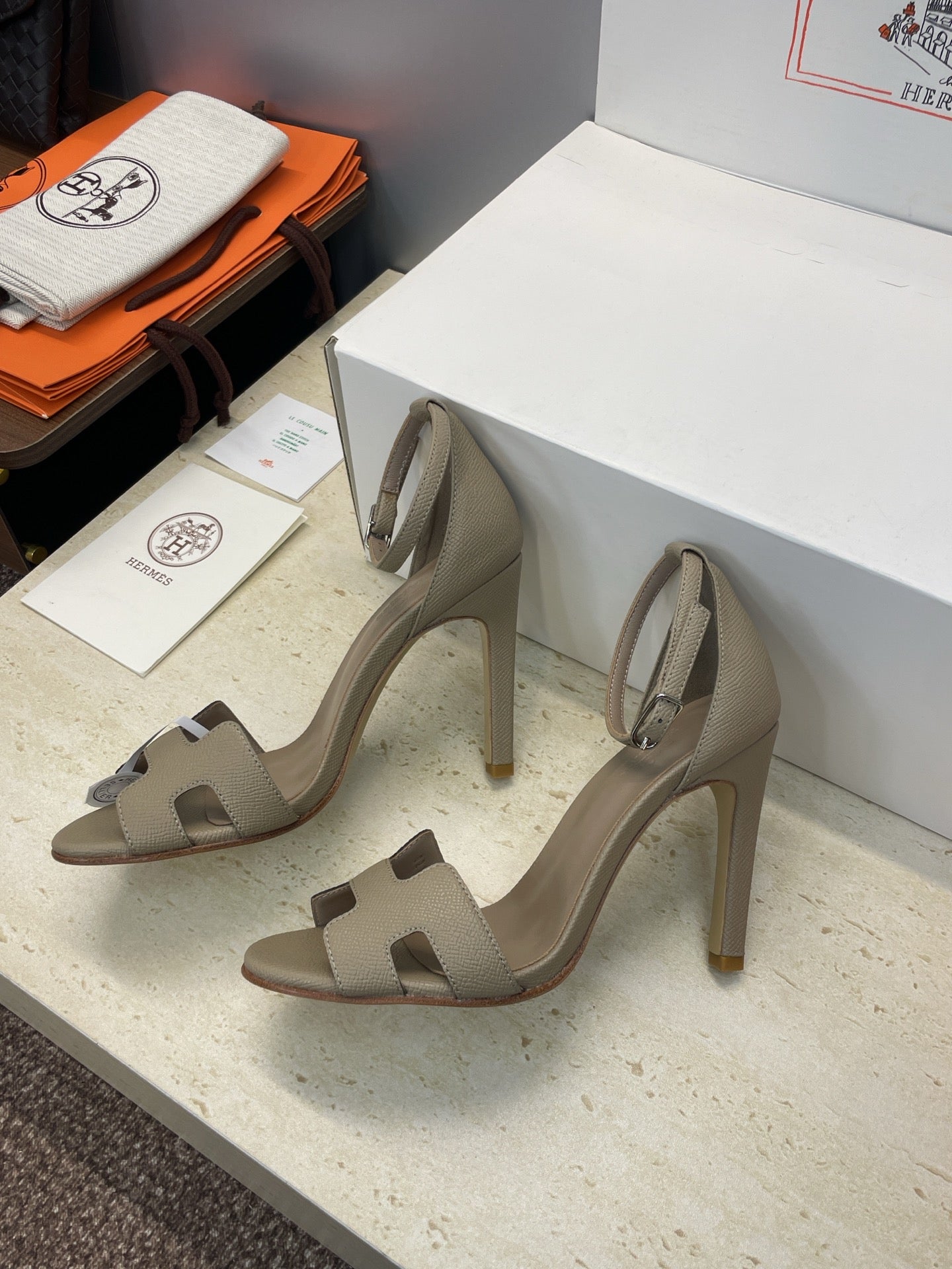 HM 26ss High Heel Sandals 105 Taupe Cowhide 607127