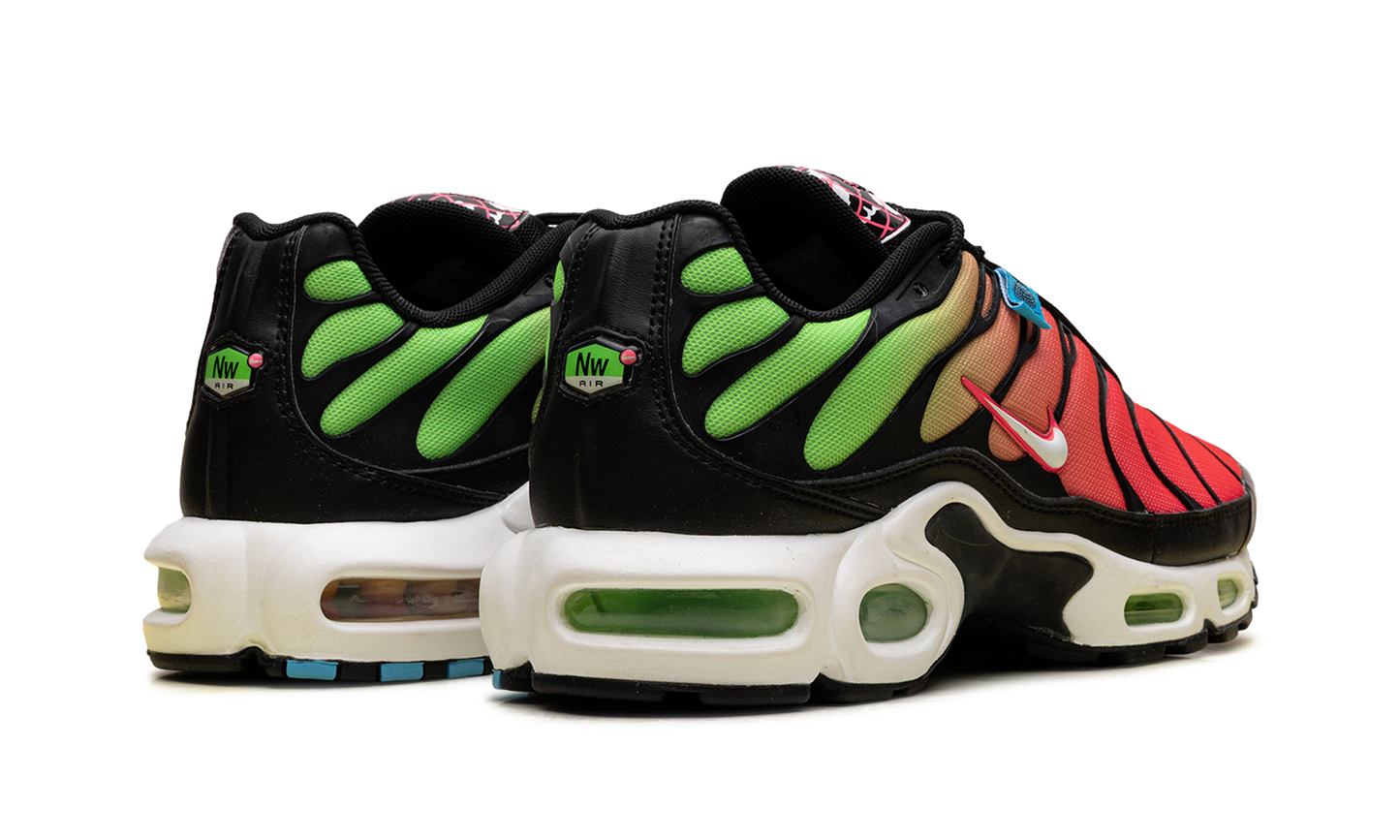 Air Max Plus WW "Worldwide Pack Crimson Green" CK7291 001