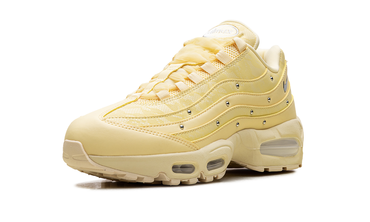 Air Max 95 WMNS "Soft Yellow Silver Studded" IQ3444 722
